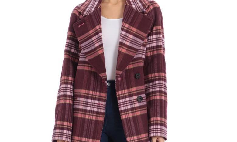 Taylor Swift Wore the Perfect Cozy Winter Coat