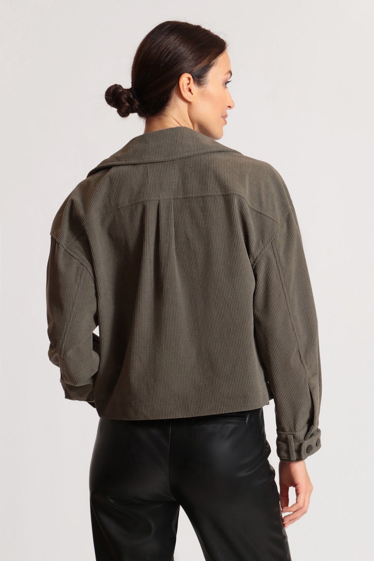 Women's green relaxed corduroy shacket shirt jacket outerwear for Fall fashion trends