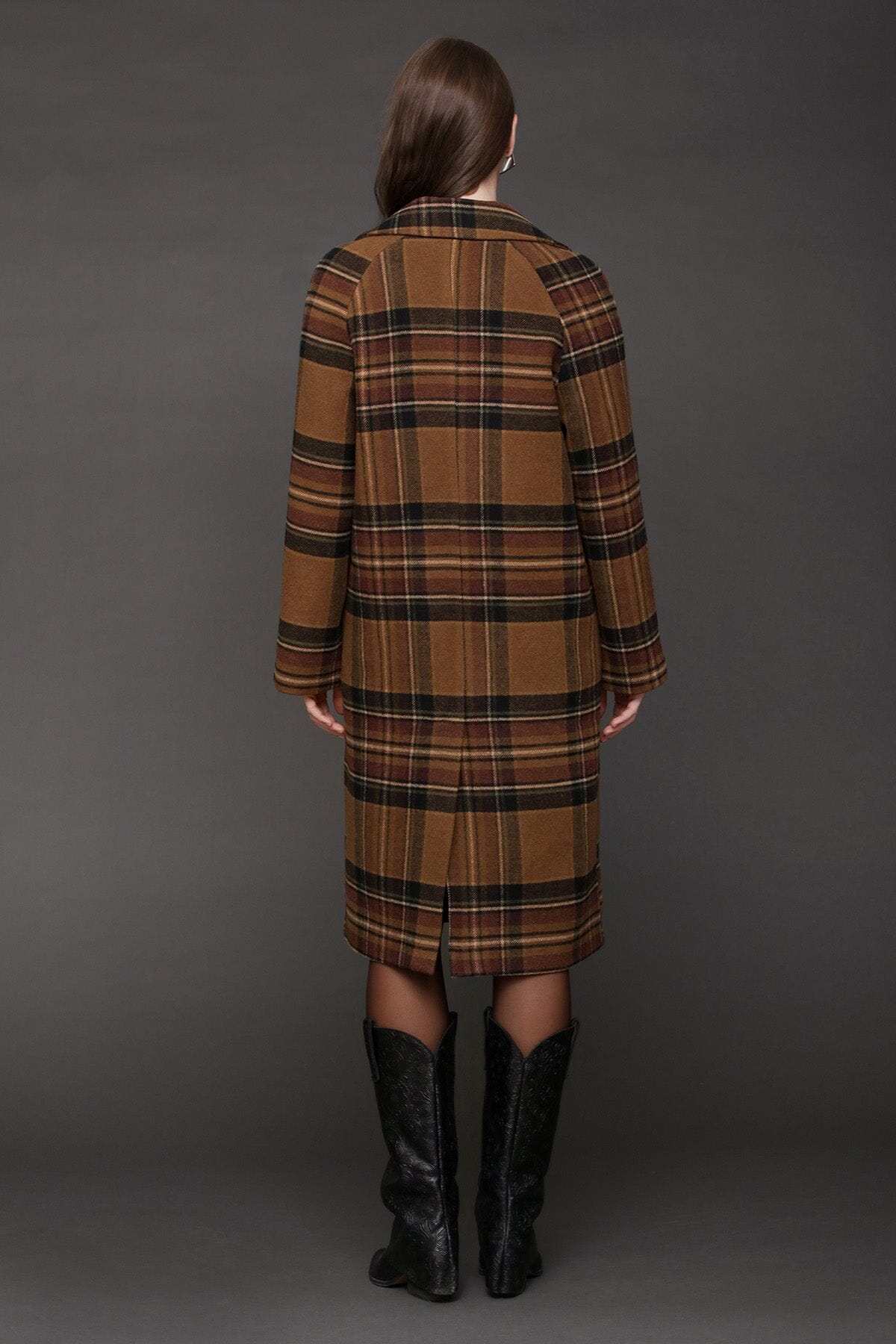 Heritage black brown plaid relaxed walker double-breasted long maxi coat with long raglan shoulder sleeves and lapel collar - Cute women's coats by Avec Les Filles