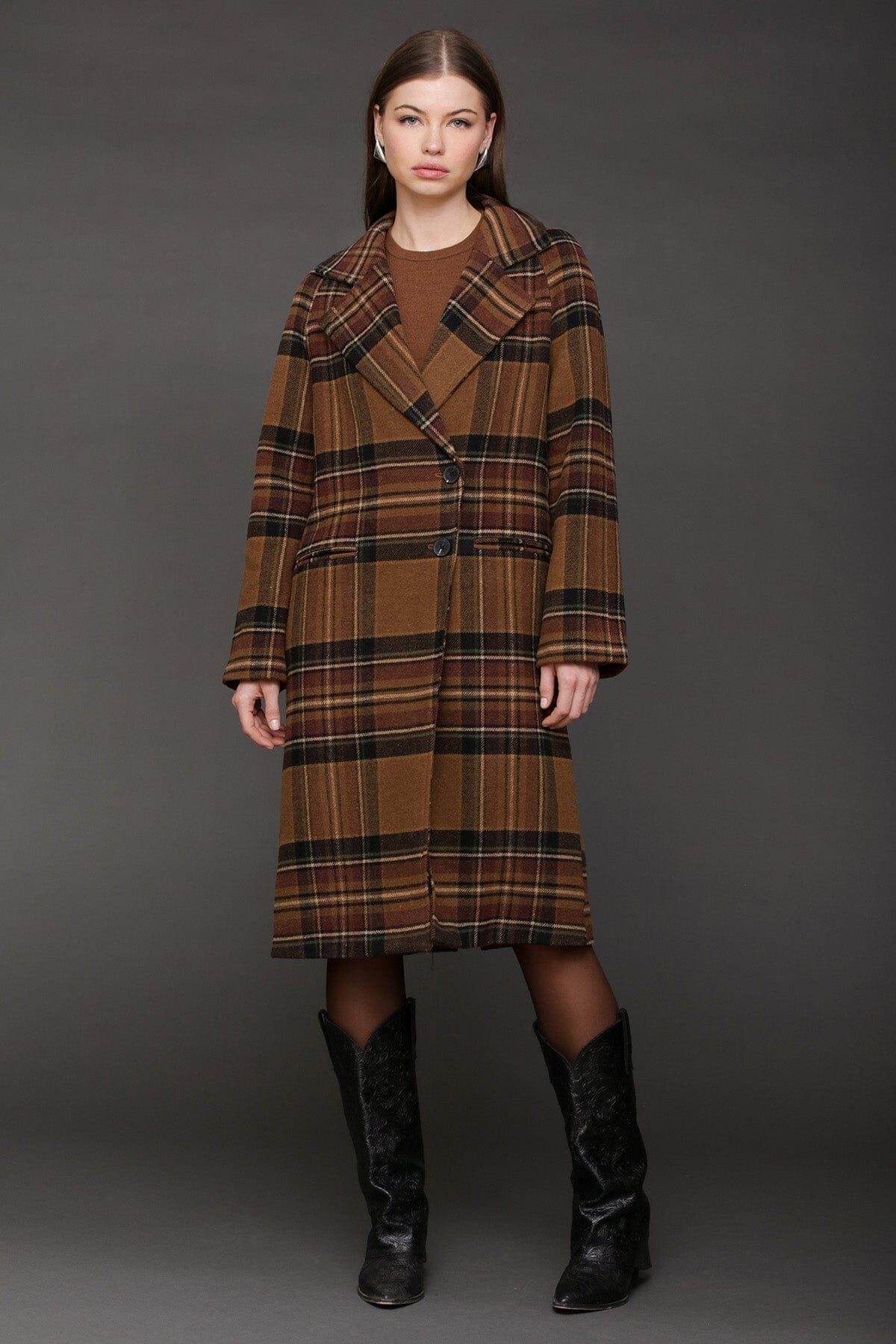 Heritage black brown plaid relaxed walker double-breasted long maxi coat with long raglan shoulder sleeves and lapel collar - Cute women's coats by Avec Les Filles