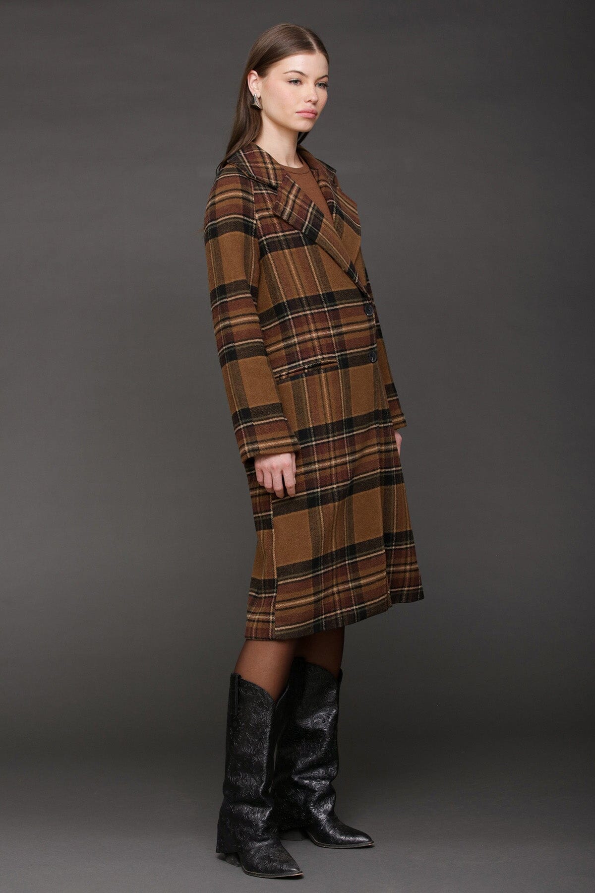 Heritage black brown plaid relaxed walker double-breasted long maxi coat with long raglan shoulder sleeves and lapel collar - Cute women's coats by Avec Les Filles