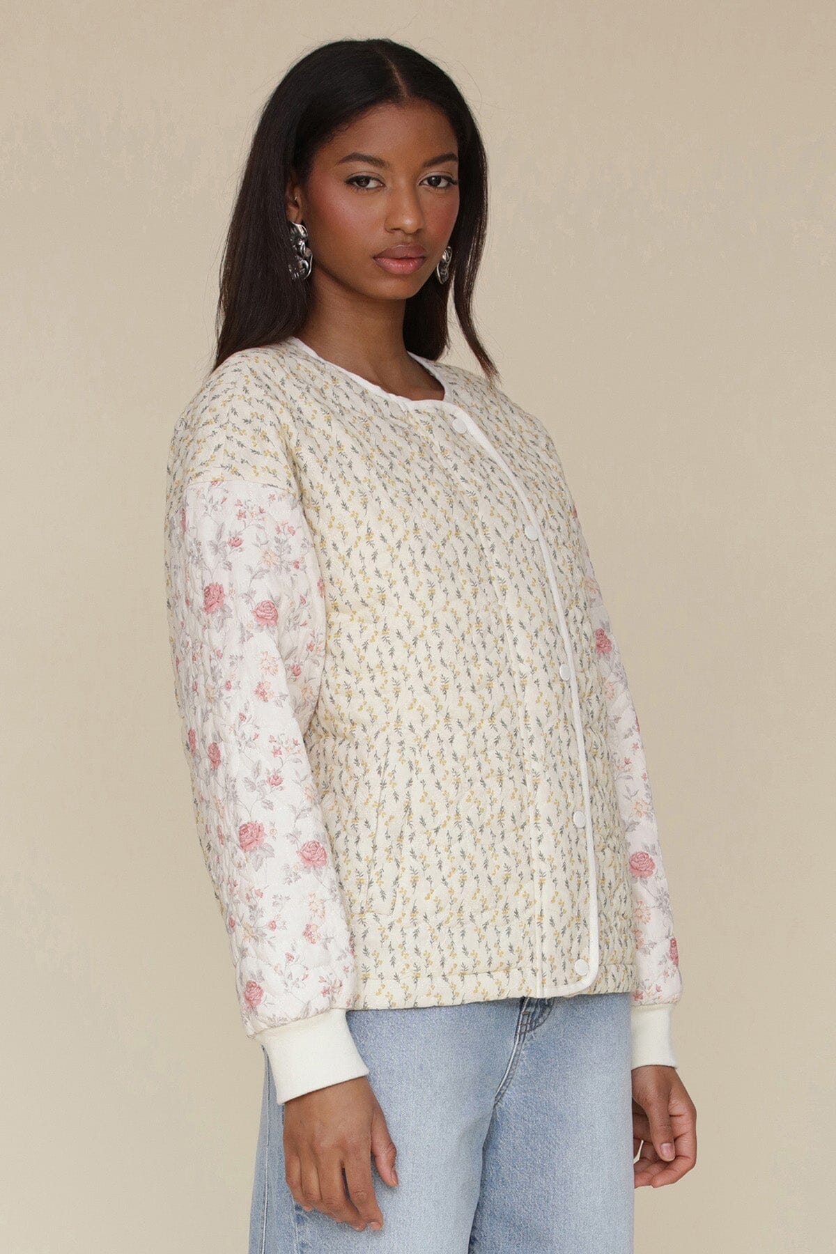 Multicolor mixed floral collarless quilted cotton bomber jacket with center zipper closure, snap placket and drop-shoulders - Cute womens coats & jackets by Avec Les Filles