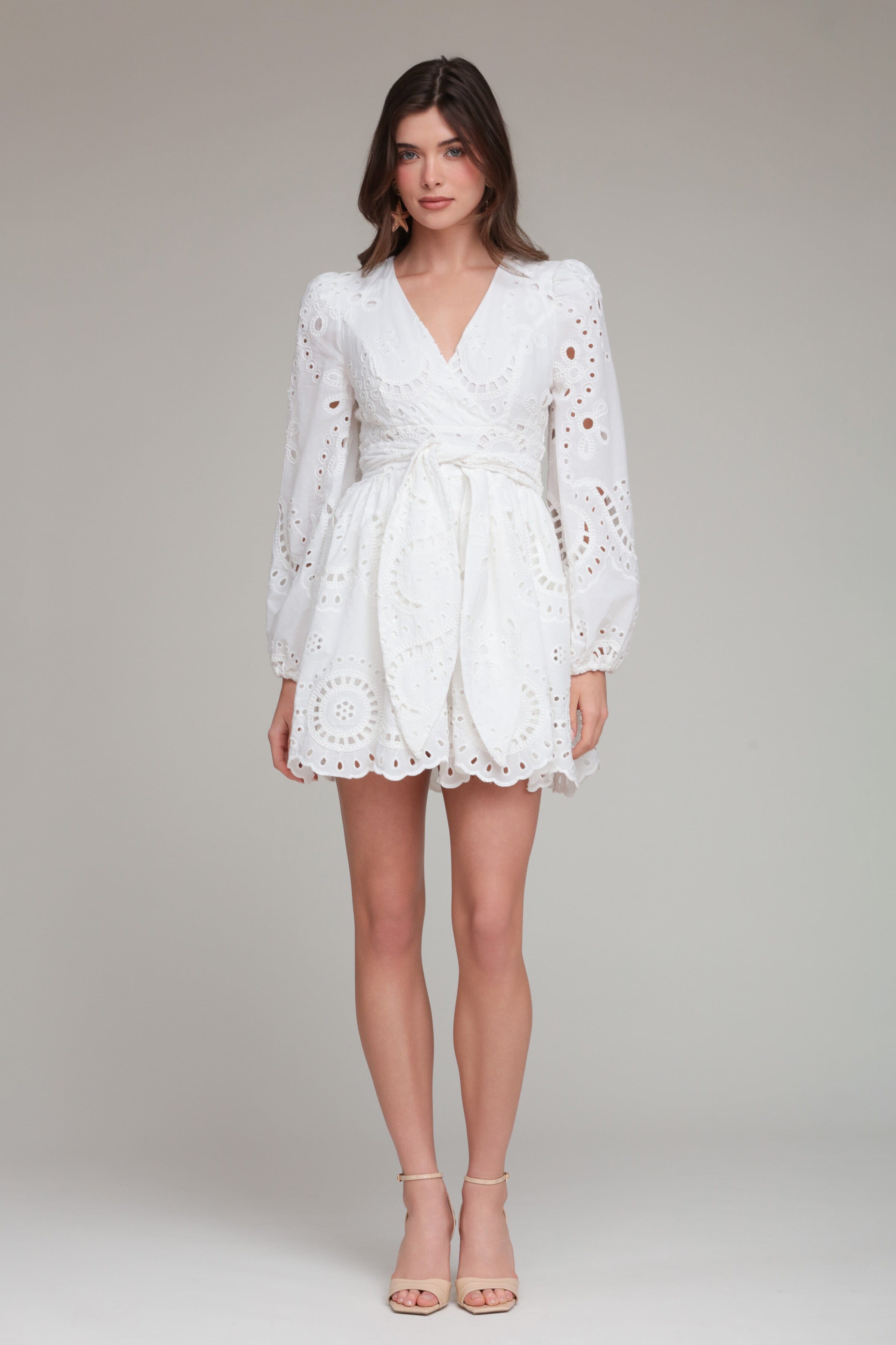 Cotton white romper dress with long sleeves, V-neck and adjustable tie by Avec Les Filles