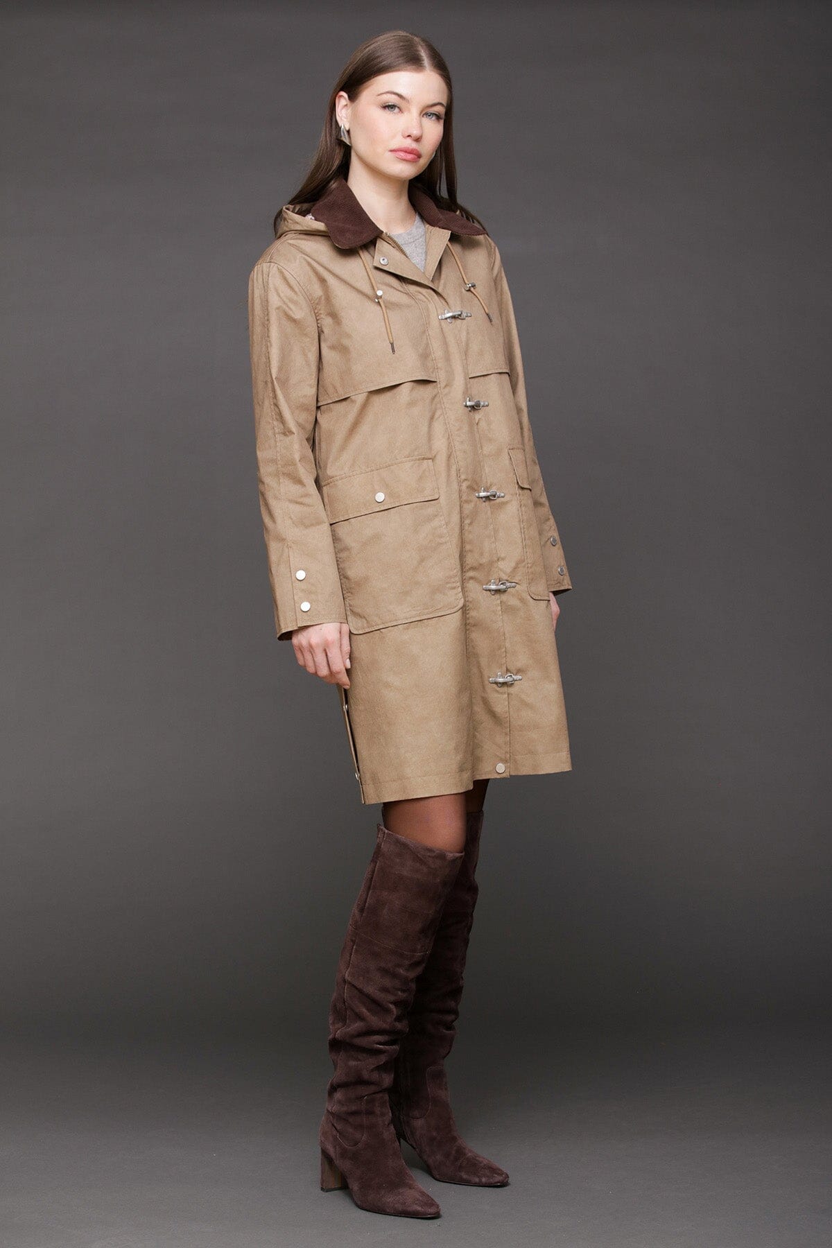 Toggle-front cotton rain anorak beige coat with long sleeves and detachable hood with drawcord - Cute women's coats by Avec Les Filles