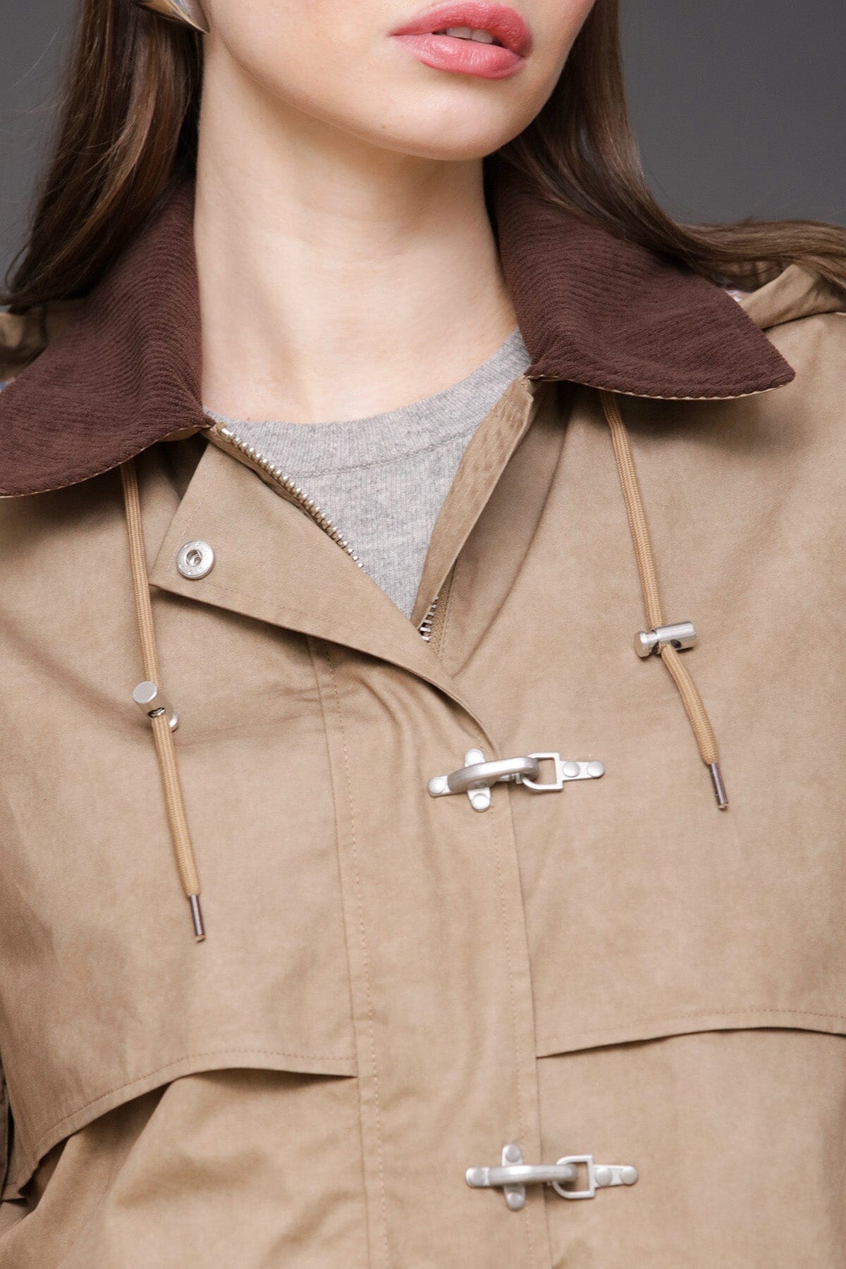 Toggle-front cotton rain anorak beige coat with long sleeves and detachable hood with drawcord - Cute women's coats by Avec Les Filles