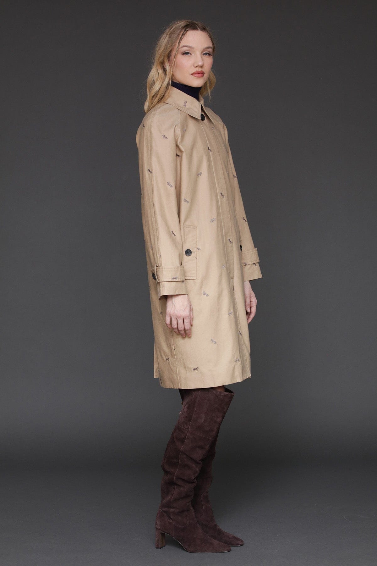 Equine embroidered cotton khaki trench coat with button front placket and long raglan sleeves - Cute women's trench coats by Avec Les Filles