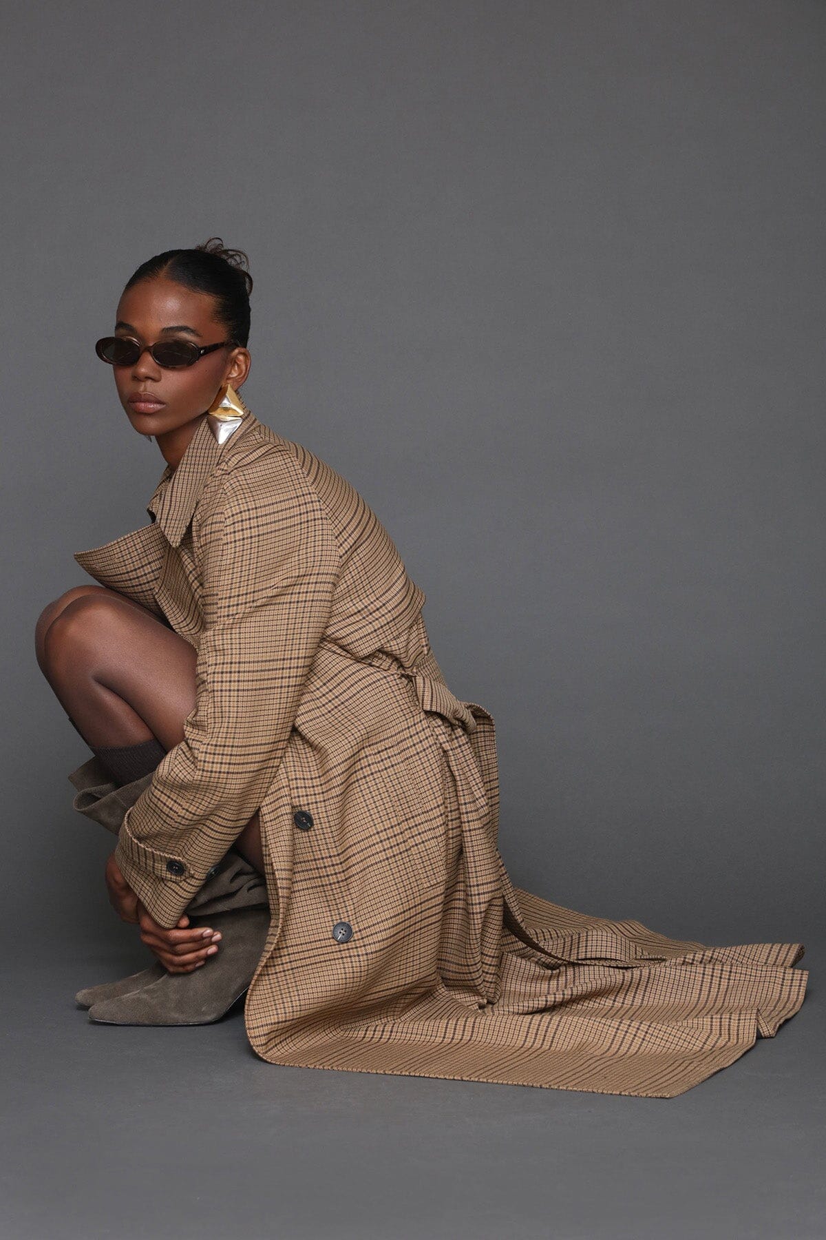 Brown plaid strong shoulder double-breasted maxi trench coat with detachable self-tie belt and long sleeves - Cute women's trench coats by Avec Les Filles