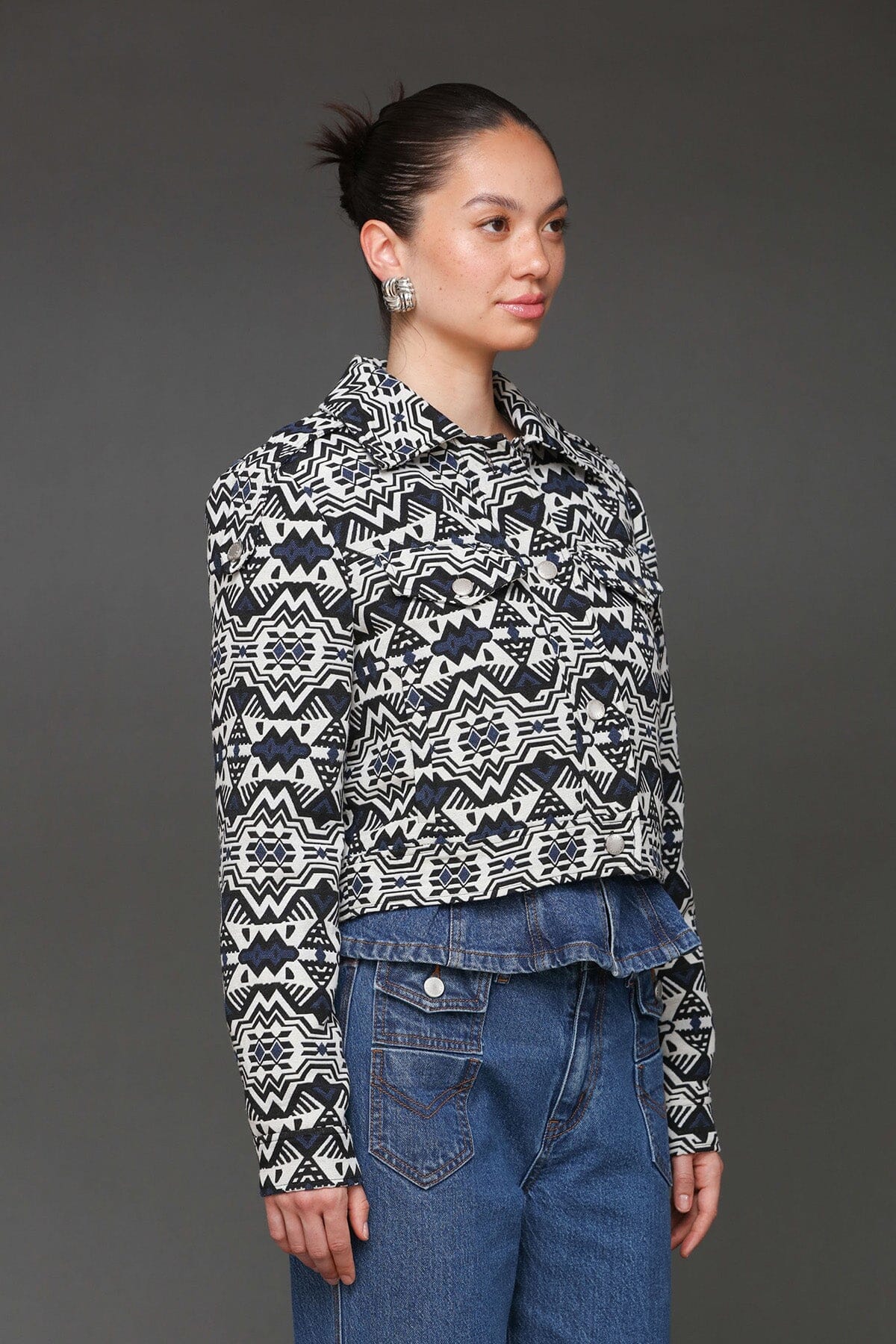 Southwestern jacquard trucker black white tribal geometric pattern jacket with button front and long sleeves - Cute women's jackets by Avec Les Filles