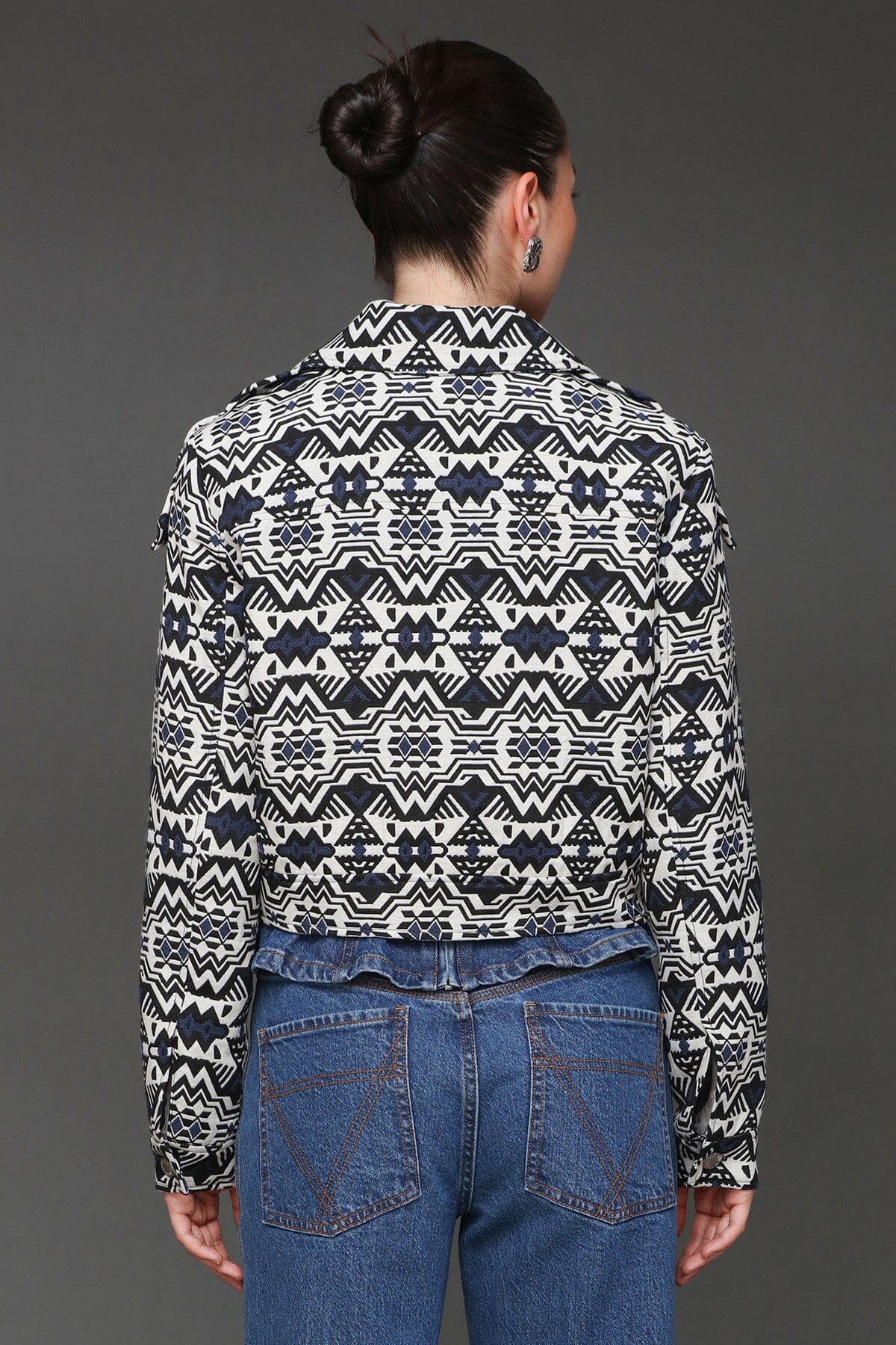 Southwestern jacquard trucker black white tribal geometric pattern jacket with button front and long sleeves - Cute women's jackets by Avec Les Filles