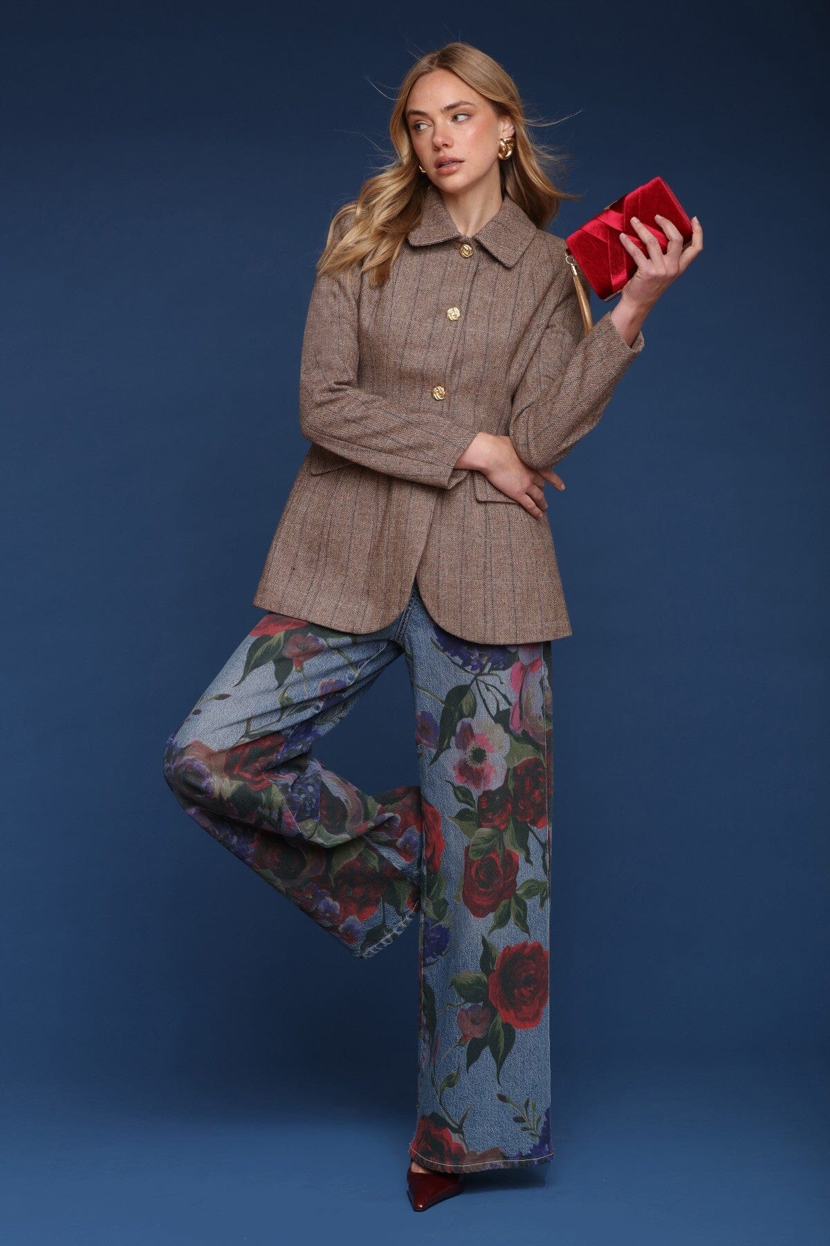 Wool blend tweed hourglass brown button front blazer with point collar and flap pockets - Shop designer blazer by Avec Les Filles
