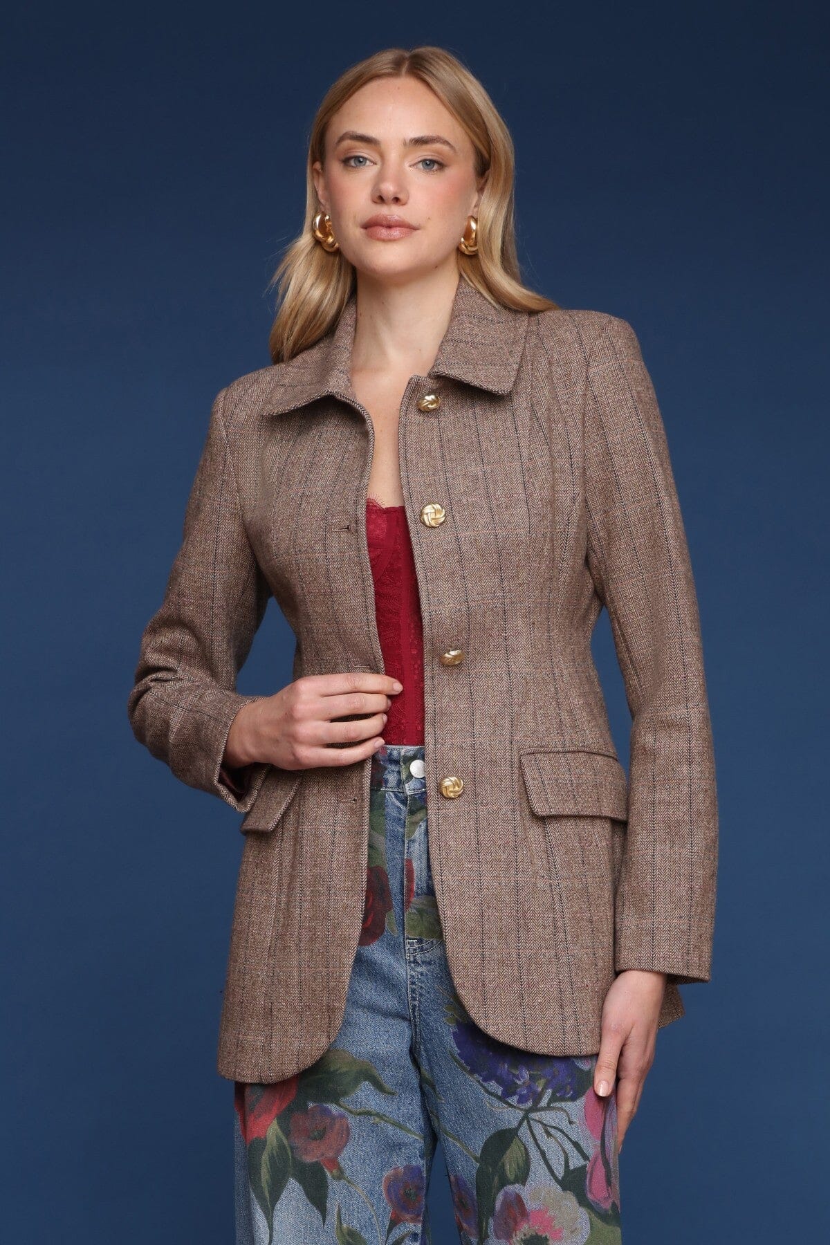 Wool blend tweed hourglass brown button front blazer with point collar and flap pockets - Shop designer blazer by Avec Les Filles