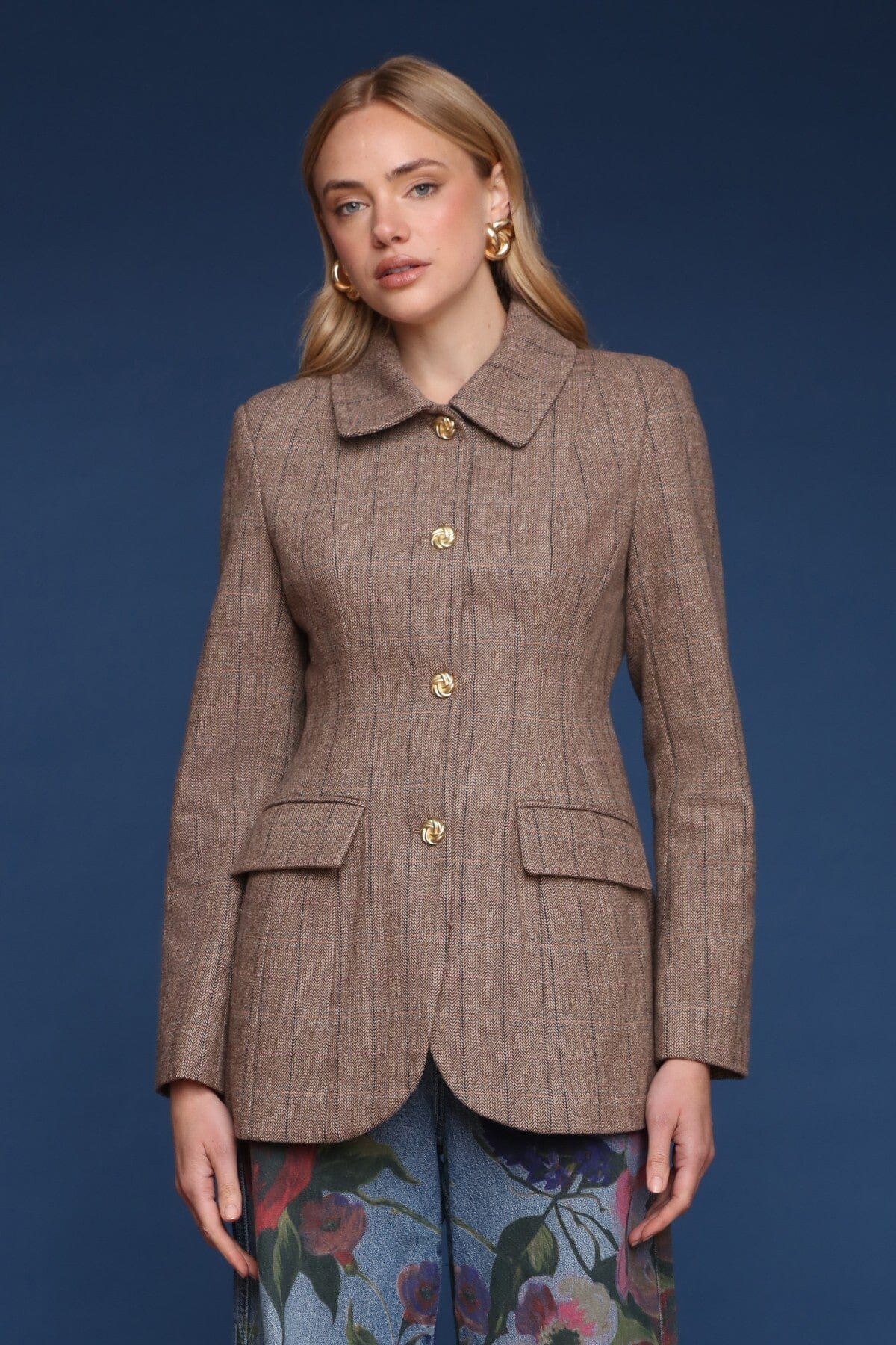 Wool blend tweed hourglass brown button front blazer with point collar and flap pockets - Shop designer blazer by Avec Les Filles