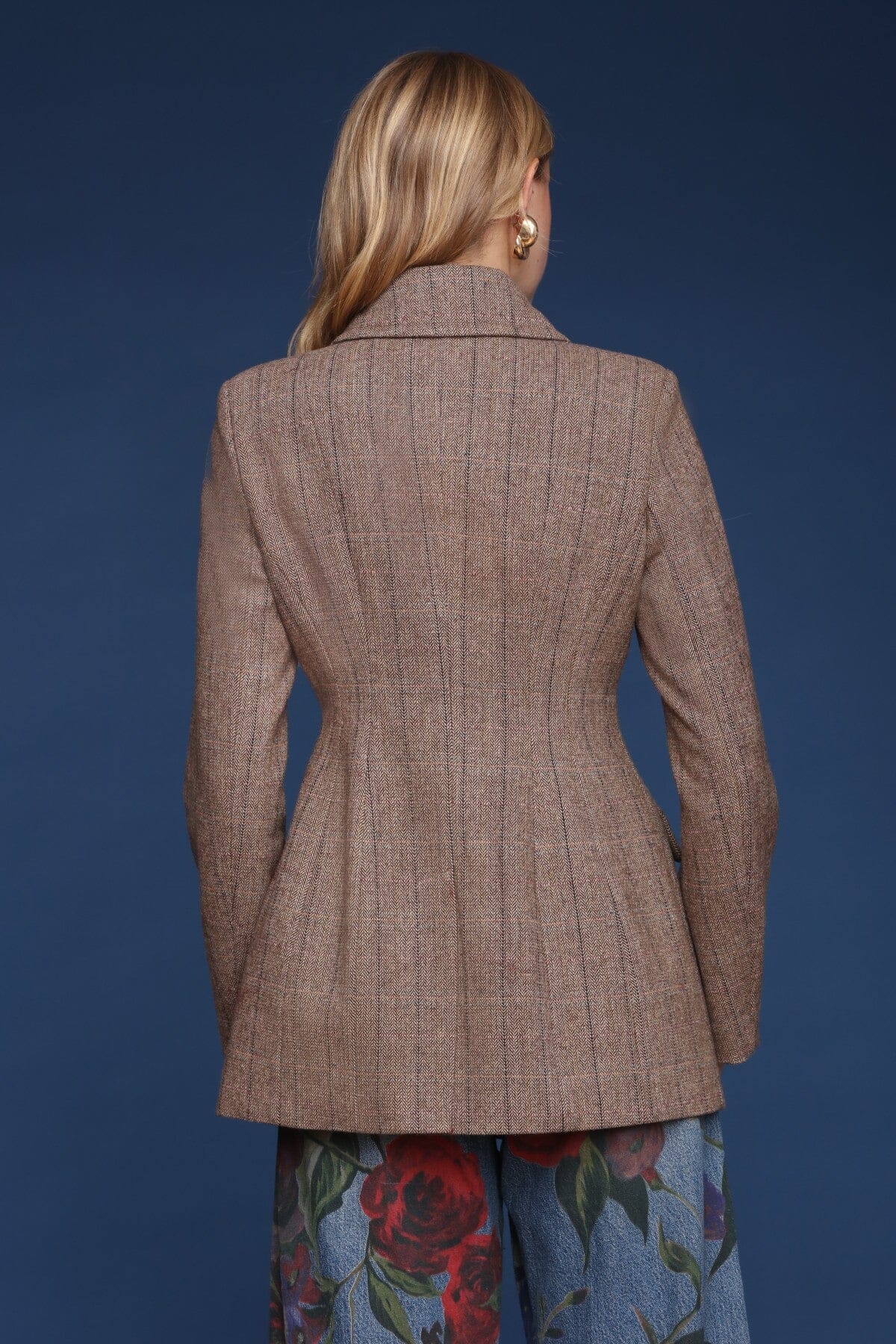 Wool blend tweed hourglass brown button front blazer with point collar and flap pockets - Shop designer blazer by Avec Les Filles