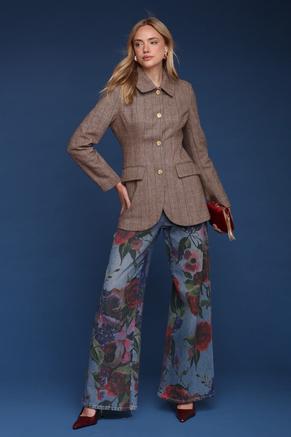 Wool blend tweed hourglass brown button front blazer with point collar and flap pockets - Shop designer blazer by Avec Les Filles