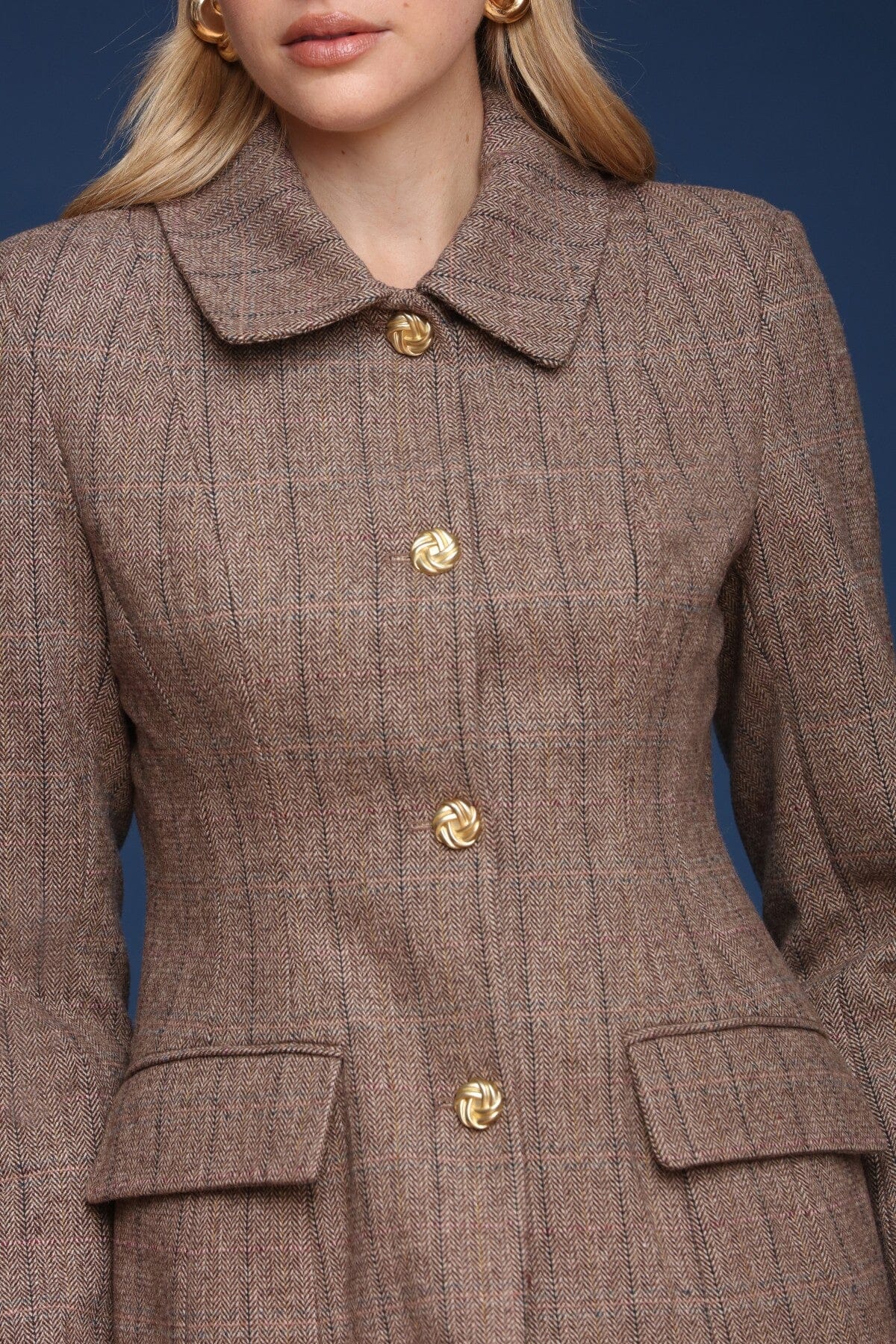 Wool blend tweed hourglass brown button front blazer with point collar and flap pockets - Shop designer blazer by Avec Les Filles