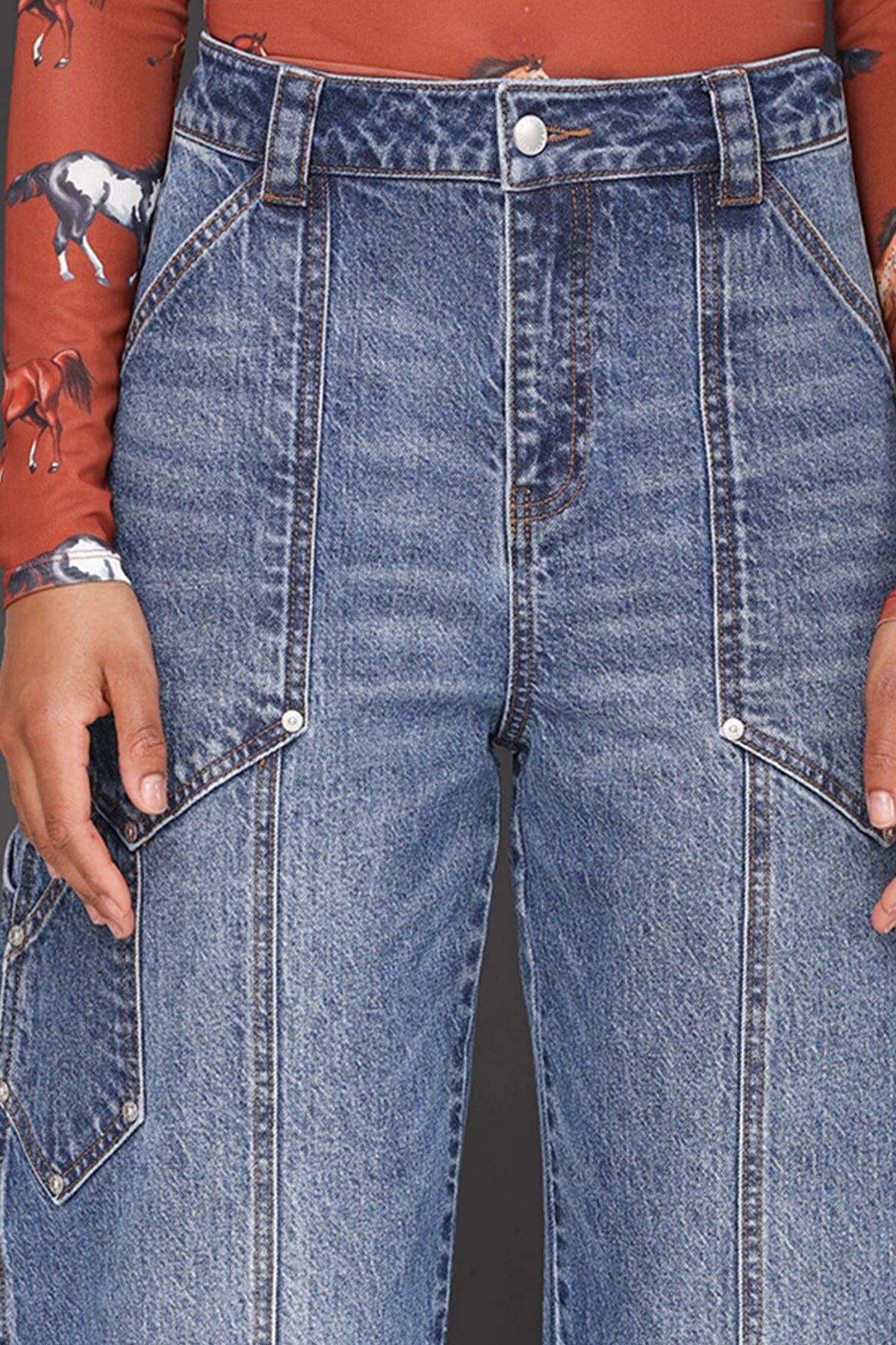 Barrel leg carpenter high-rise jeans made from a cotton blend with ankle-length hem and patch pockets - Cute women's jeans by Avec Les Filles
