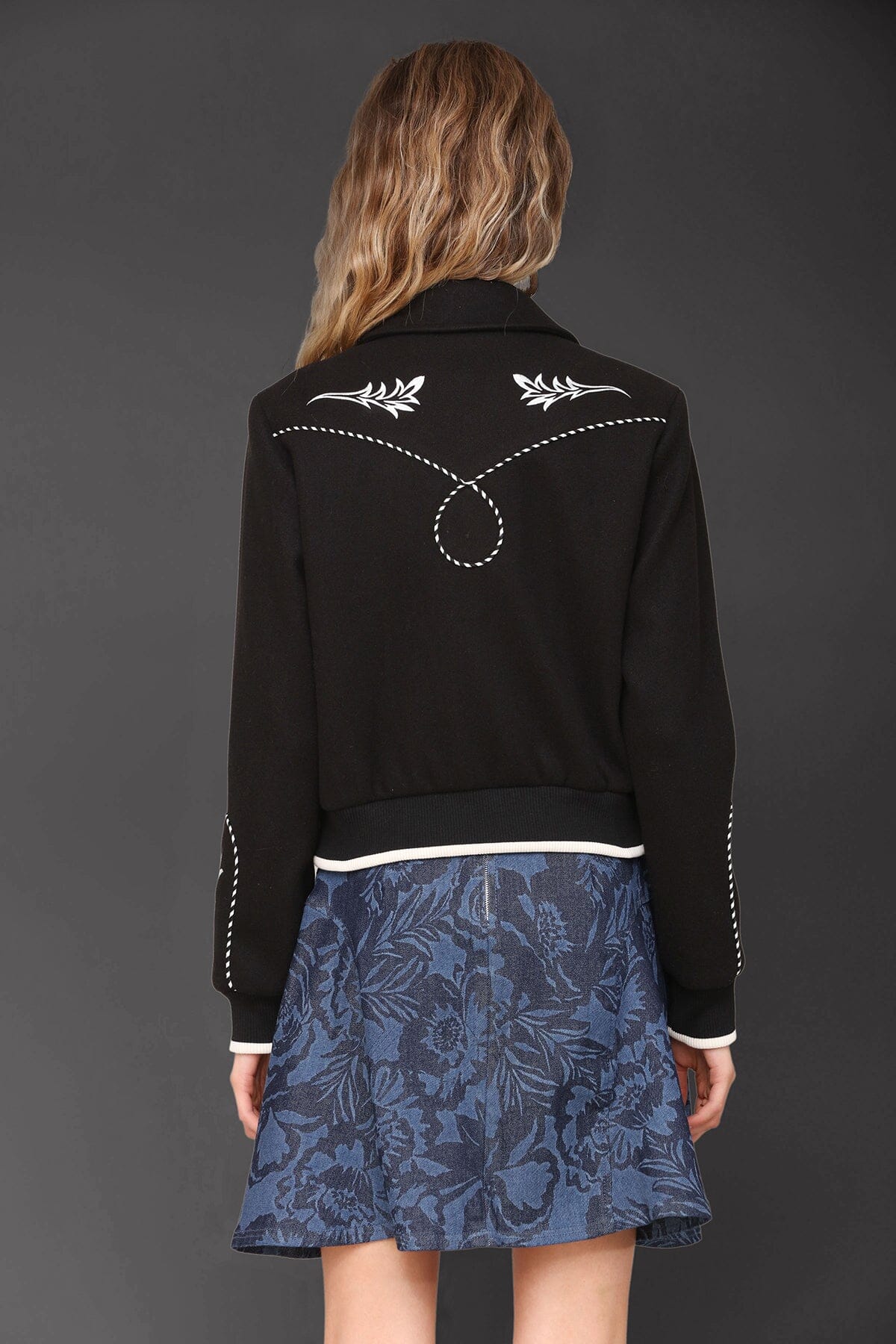 Western embroidered black cropped bomber jacket with long sleeves, snap-front closure and pointed collar - Cute women's jackets by Avec Les Filles
