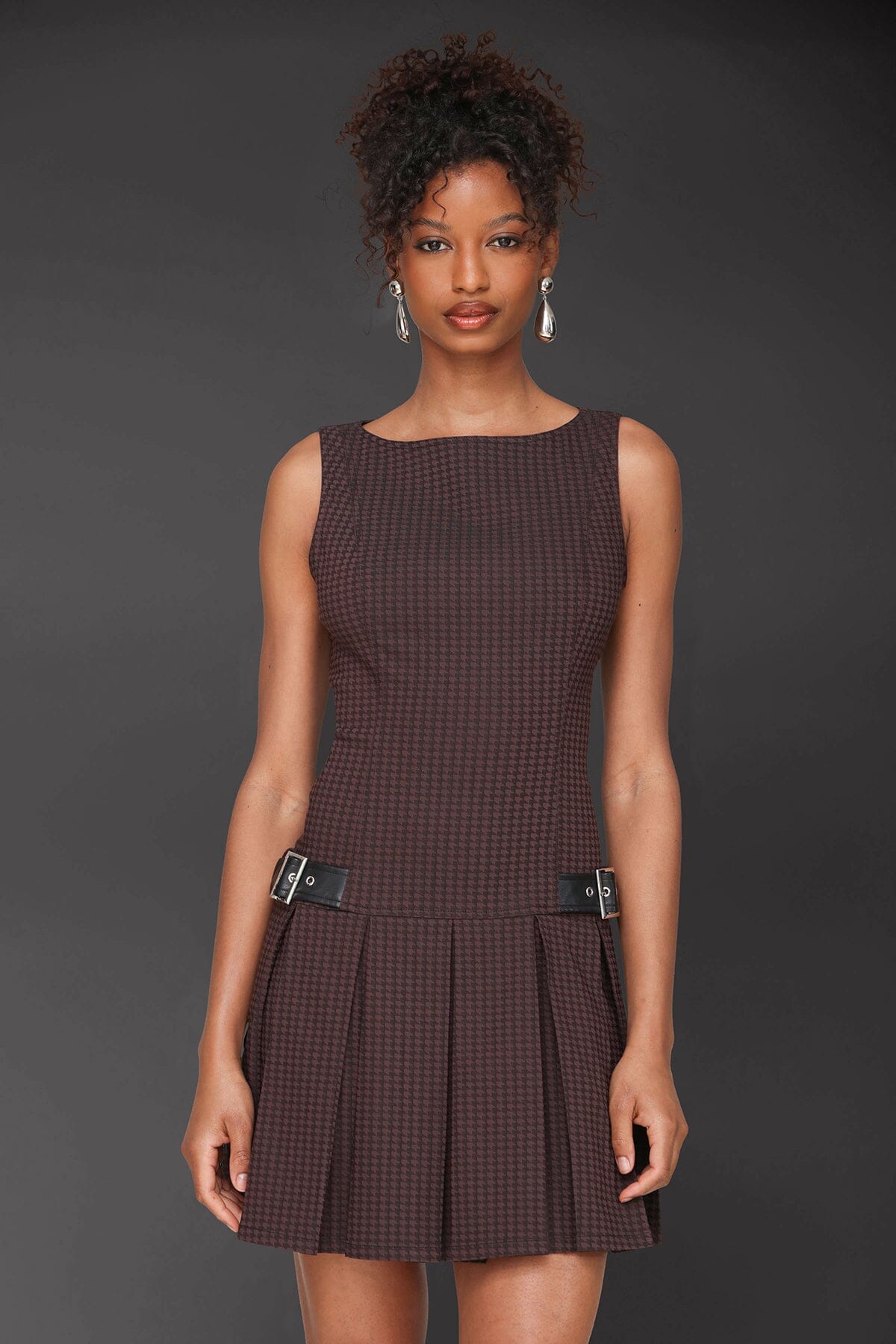 Houndstooth pleated black and brown knife-pleated mini dress with sleeveless and boat neckline - Cute women's mini dresses by Avec Les Filles
