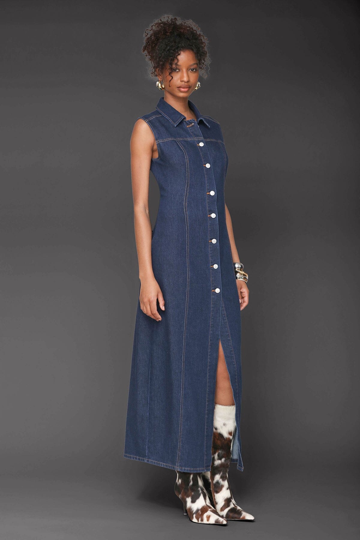 Royal indigo wash sleeveless denim maxi dress with button front and pointed shirt collar - Cute women's maxi dresses by Avec Les Filles