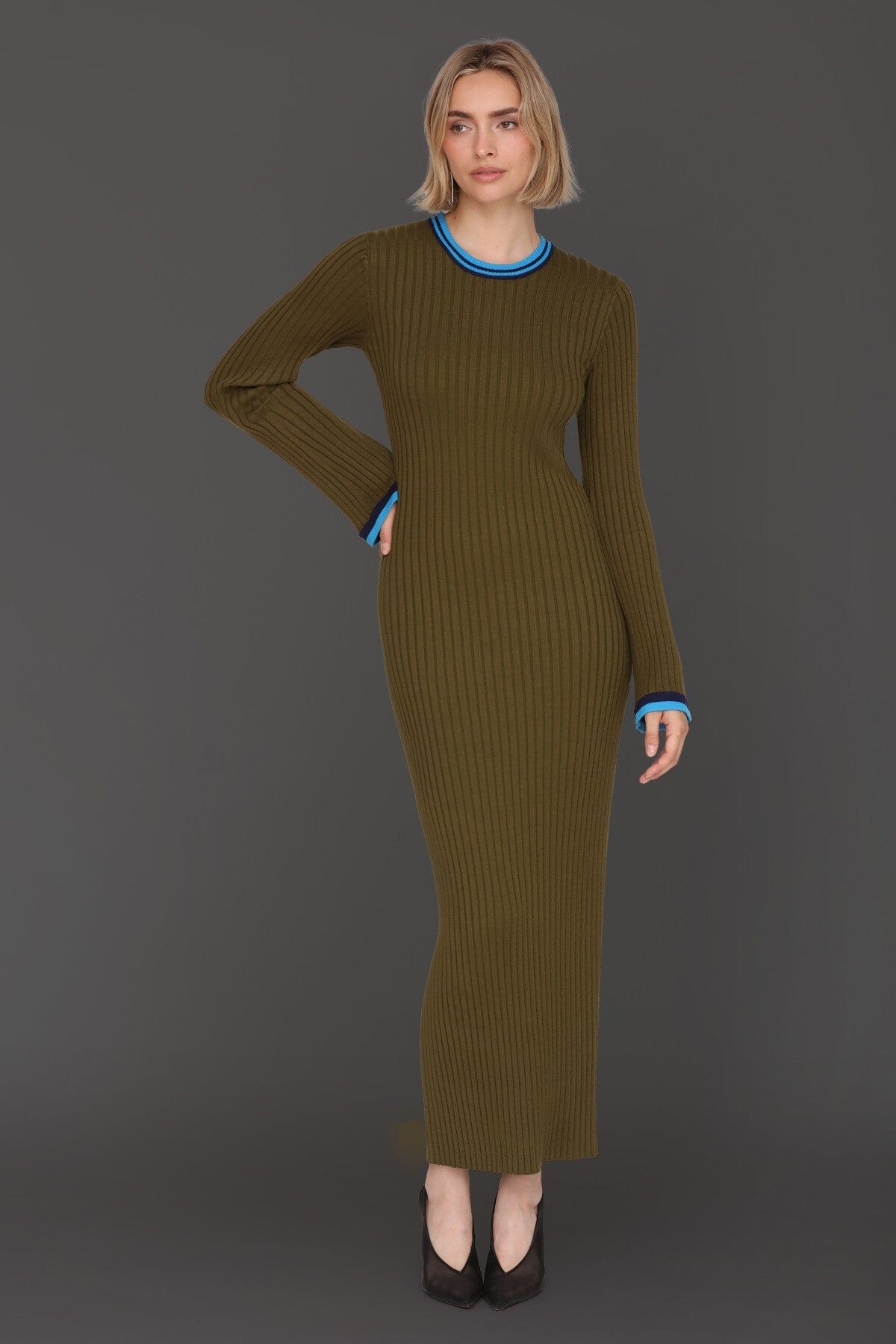 Contrast trim green maxi sweater dress with crew neckline and long flared sleeves - Cute women's maxi dresses by Avec Les Filles