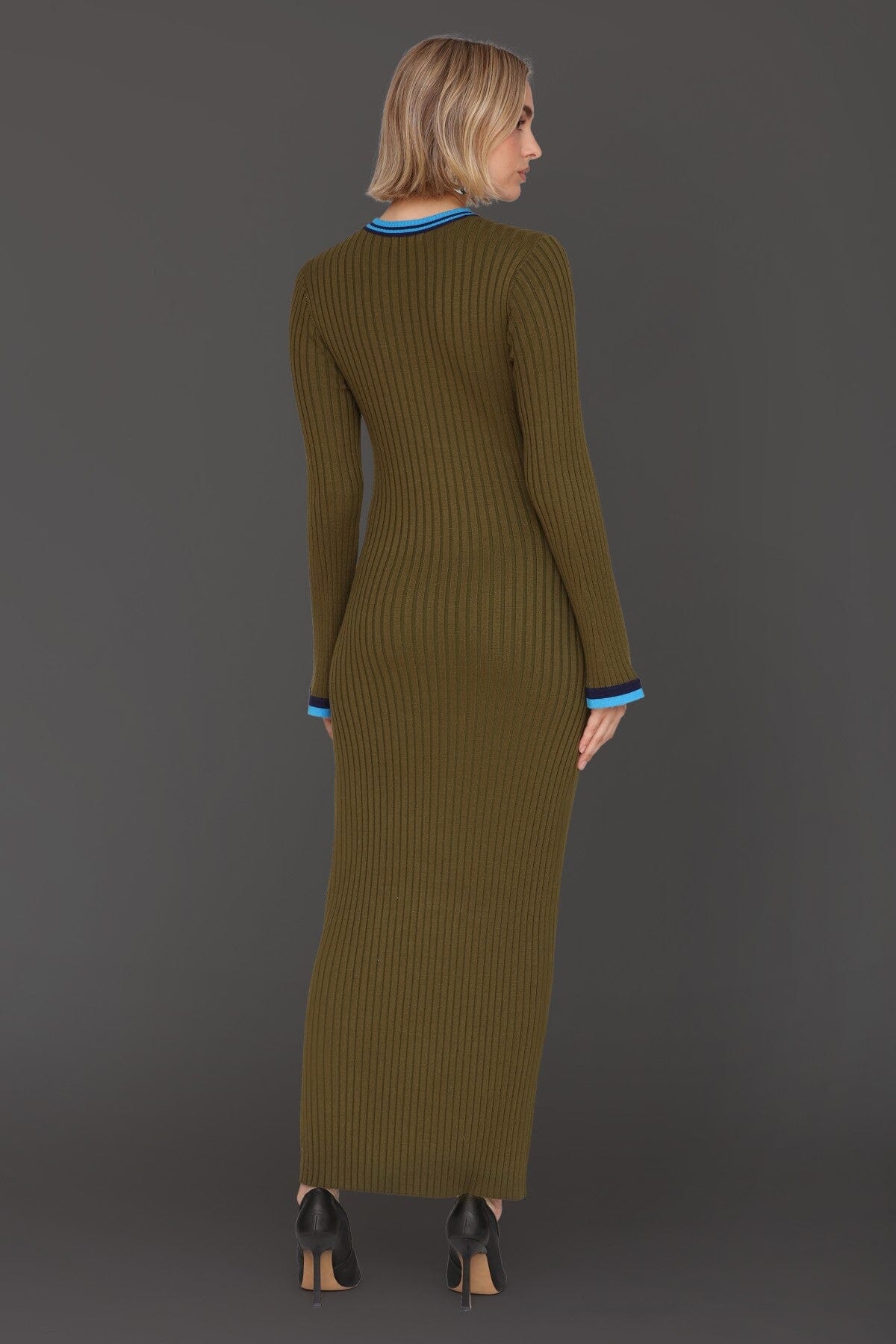 Contrast trim green maxi sweater dress with crew neckline and long flared sleeves - Cute women's maxi dresses by Avec Les Filles