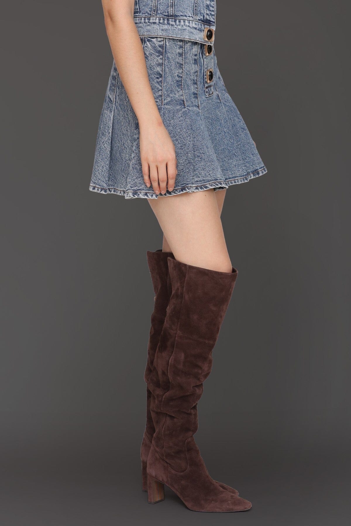 Novelty high-waist pleated blue denim mini skirt made from cotton-blend with square gold-tone button front - Cute women's mini skirts by Avec Les Filles