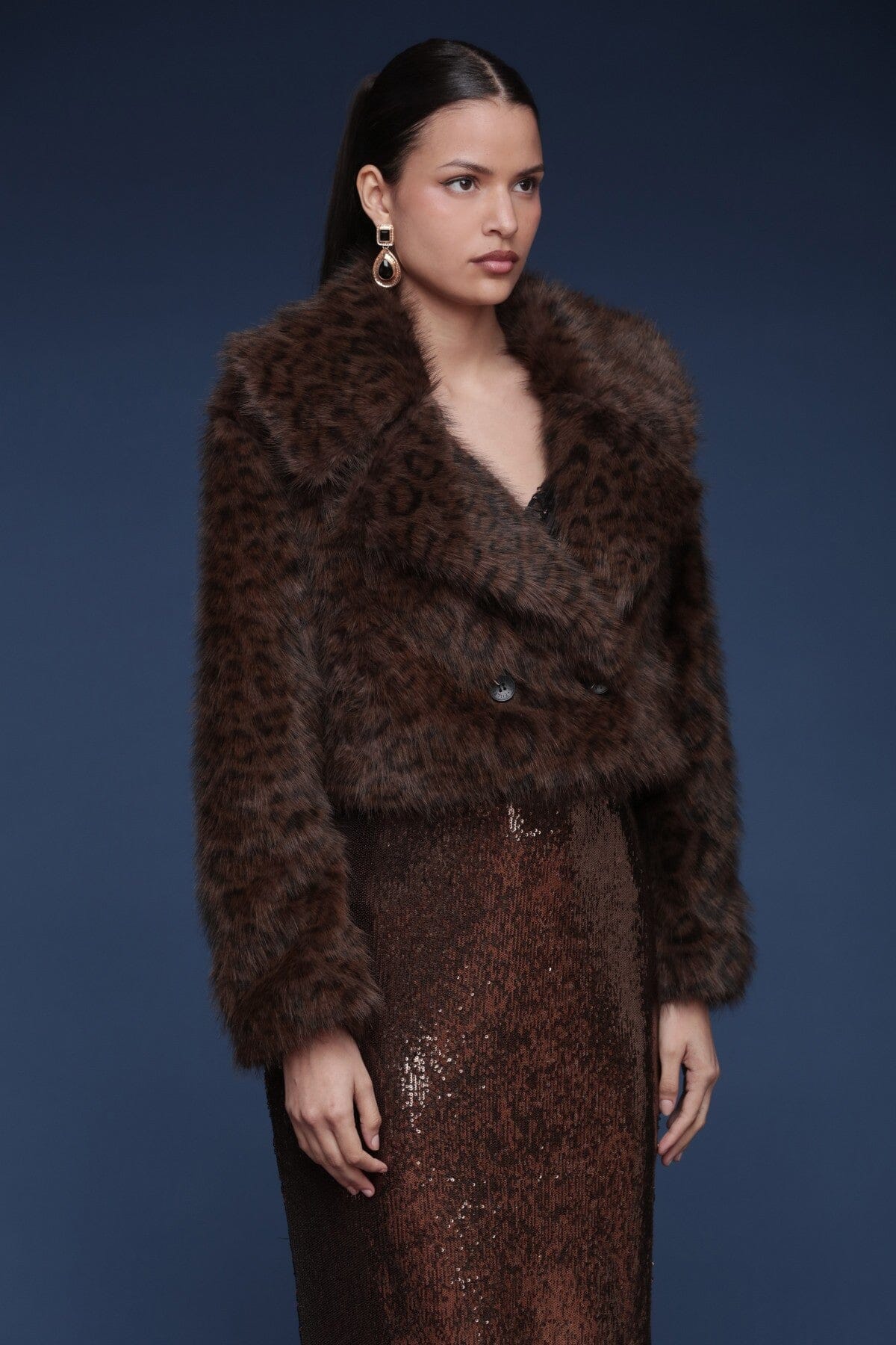 Leopard faux fur cropped double-breasted button front brown and black leopard print coat with side pockets - Cute women's coats by Avec Les Filles