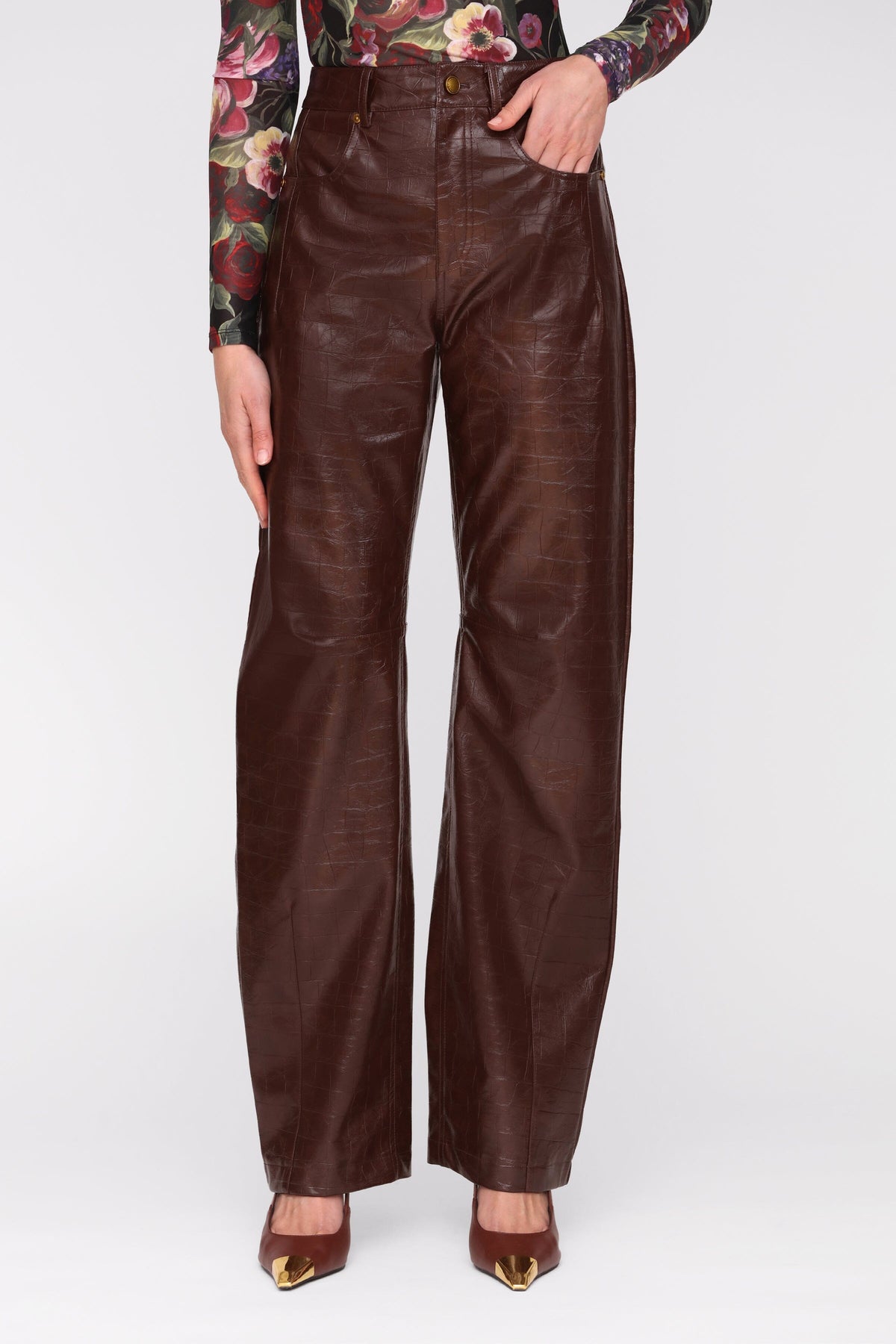 Croc-Embossed Faux Leather Mid-Rise Barrel-Leg Pants Pants Avec Les Filles