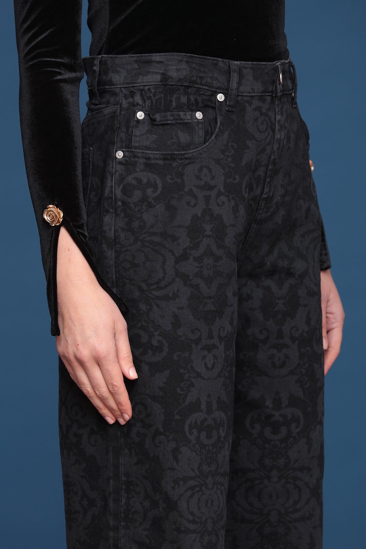 Baroque print wide-leg black jeans with high-rise waist and all-over tonal paisley jacquard pattern - Shop designer women's jeans by Avec Les Filles