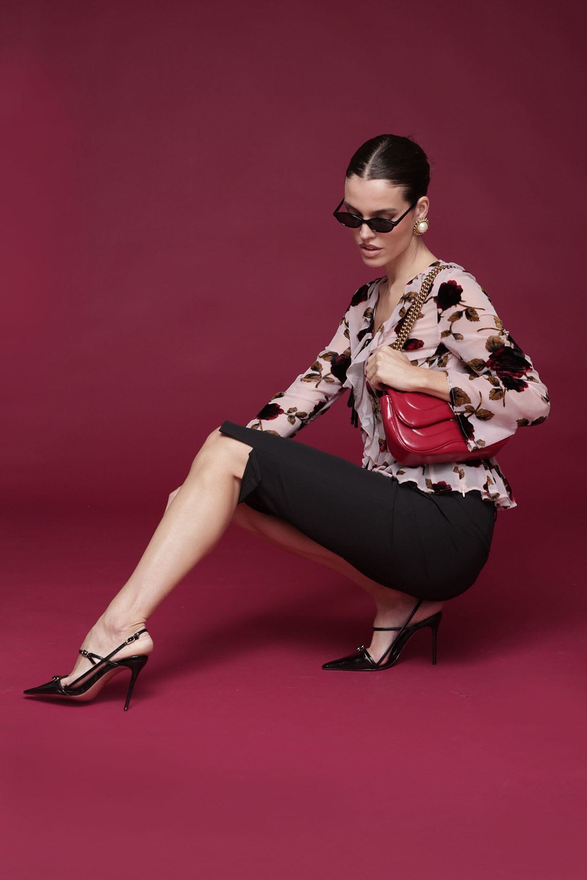 Tailored capri high-rise black pants with side slits and slant hip pockets - Shop designer women's pants by Avec Les Filles