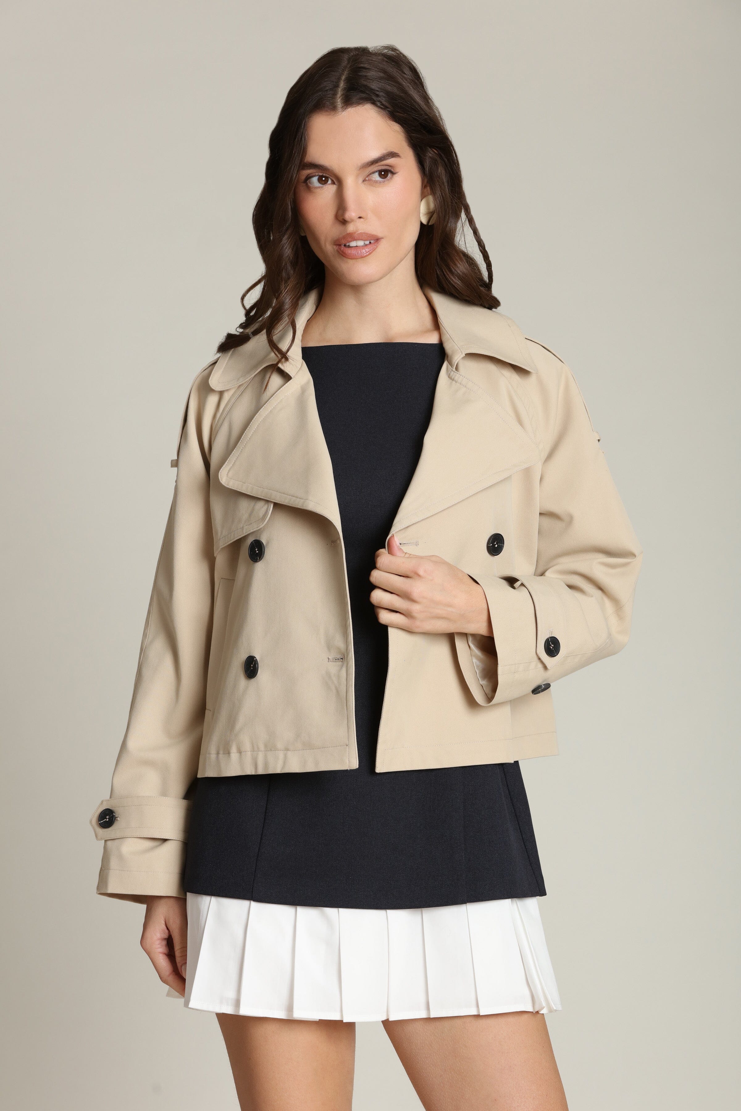 Cotton-blend cropped double-breasted beige trench coat with long sleeves and adjustable buttoned cuffs - Women’s trench coats & jackets by Avec Les Filles