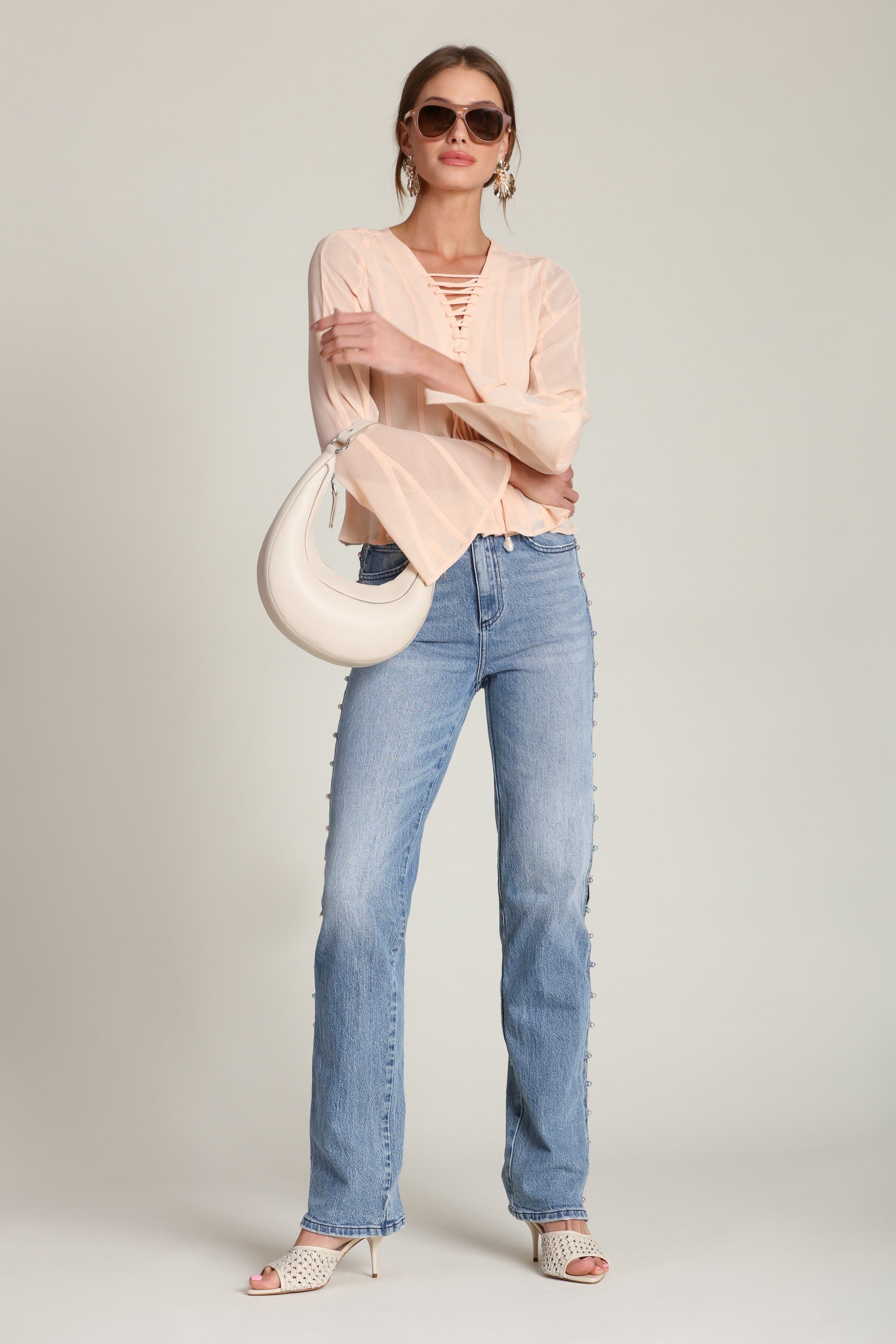 Pearl Embellished Cut-Out Jeans Pants Avec Les Filles