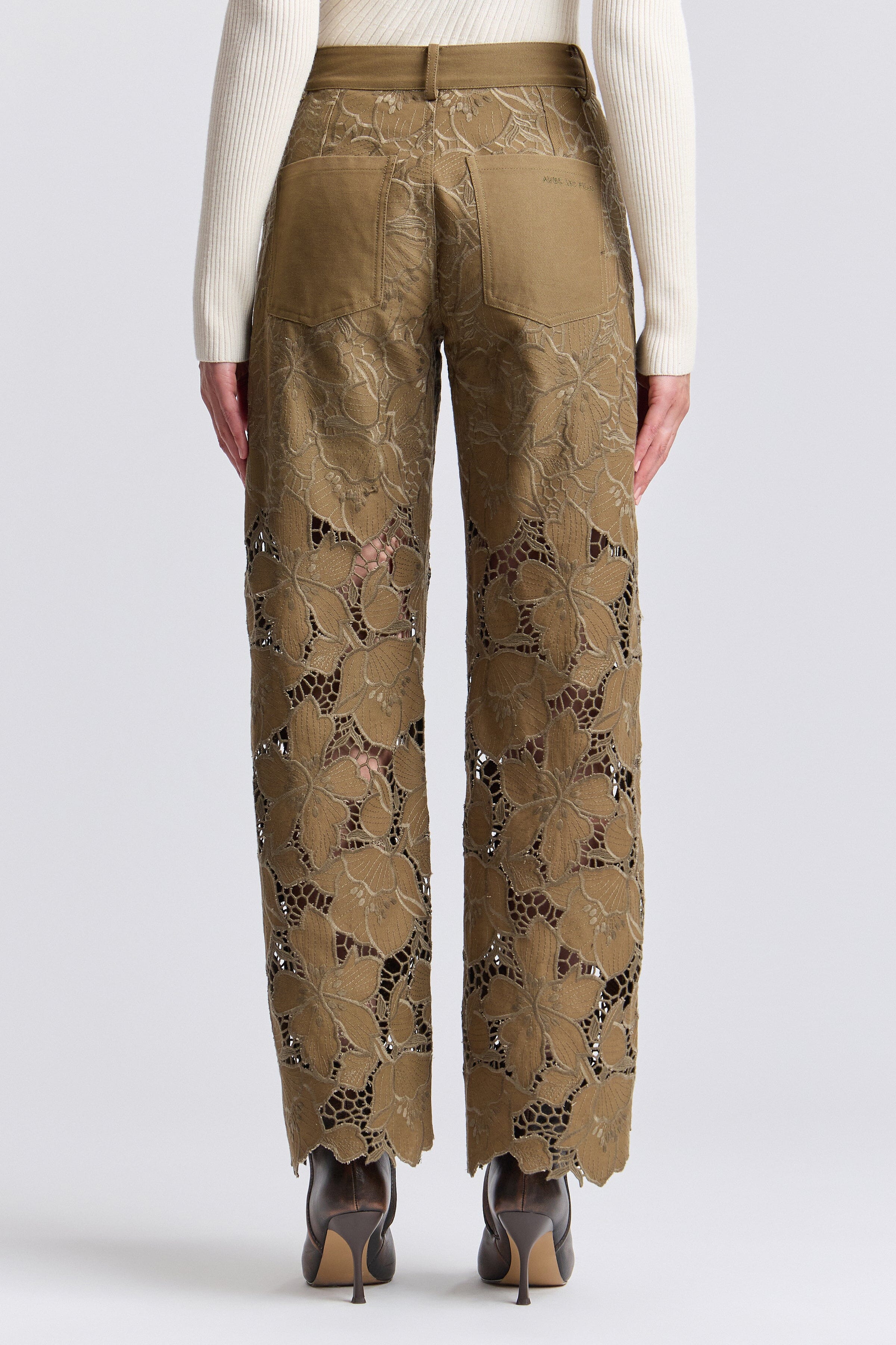 Embroidered wide-leg olive green pants in 100% cotton - Shop women’s cute pants by Avec Les Filles.