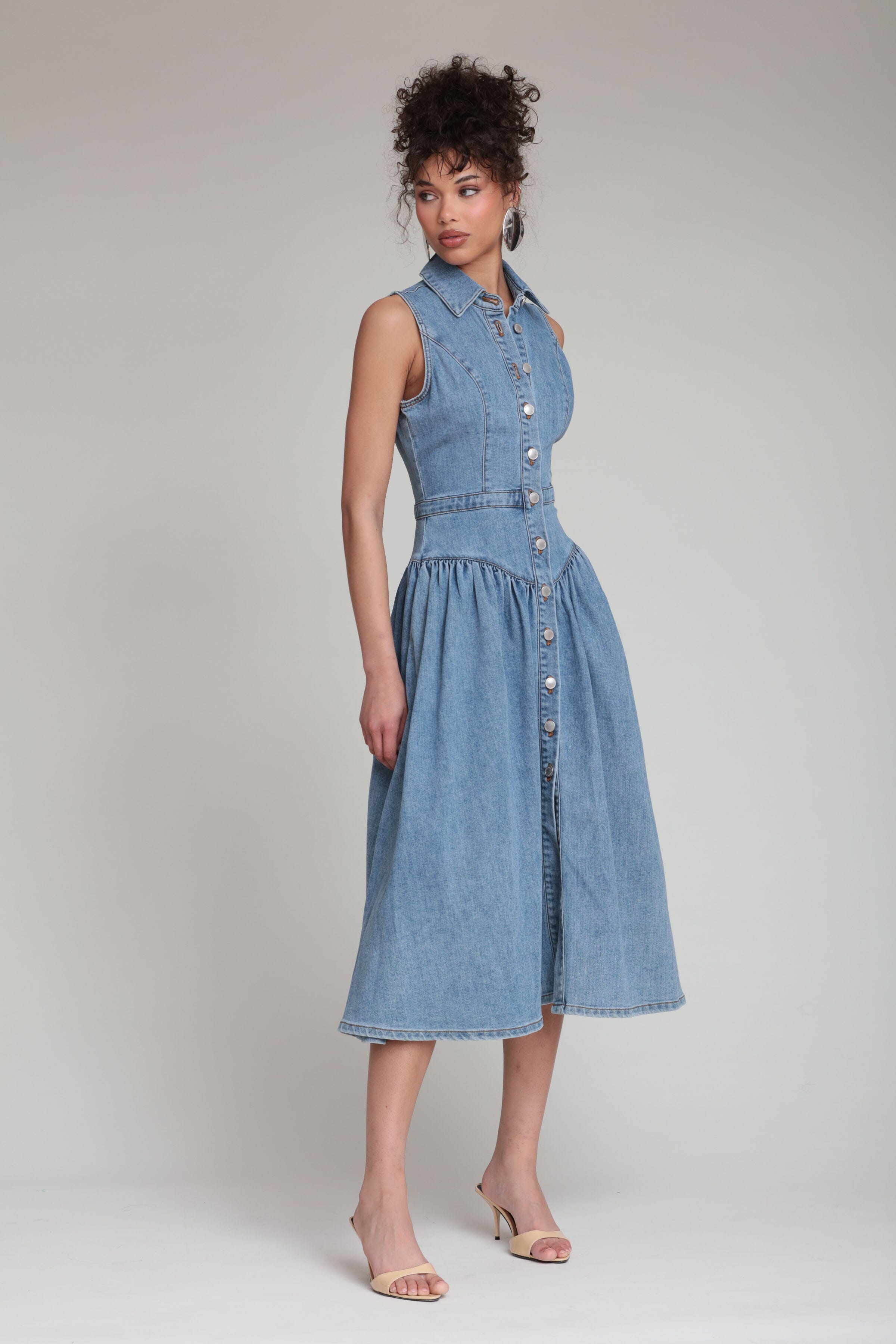 Drop waist blue sleeveless denim midi shirtdress - Shop designer women's cute midi dresses by Avec Les Filles
