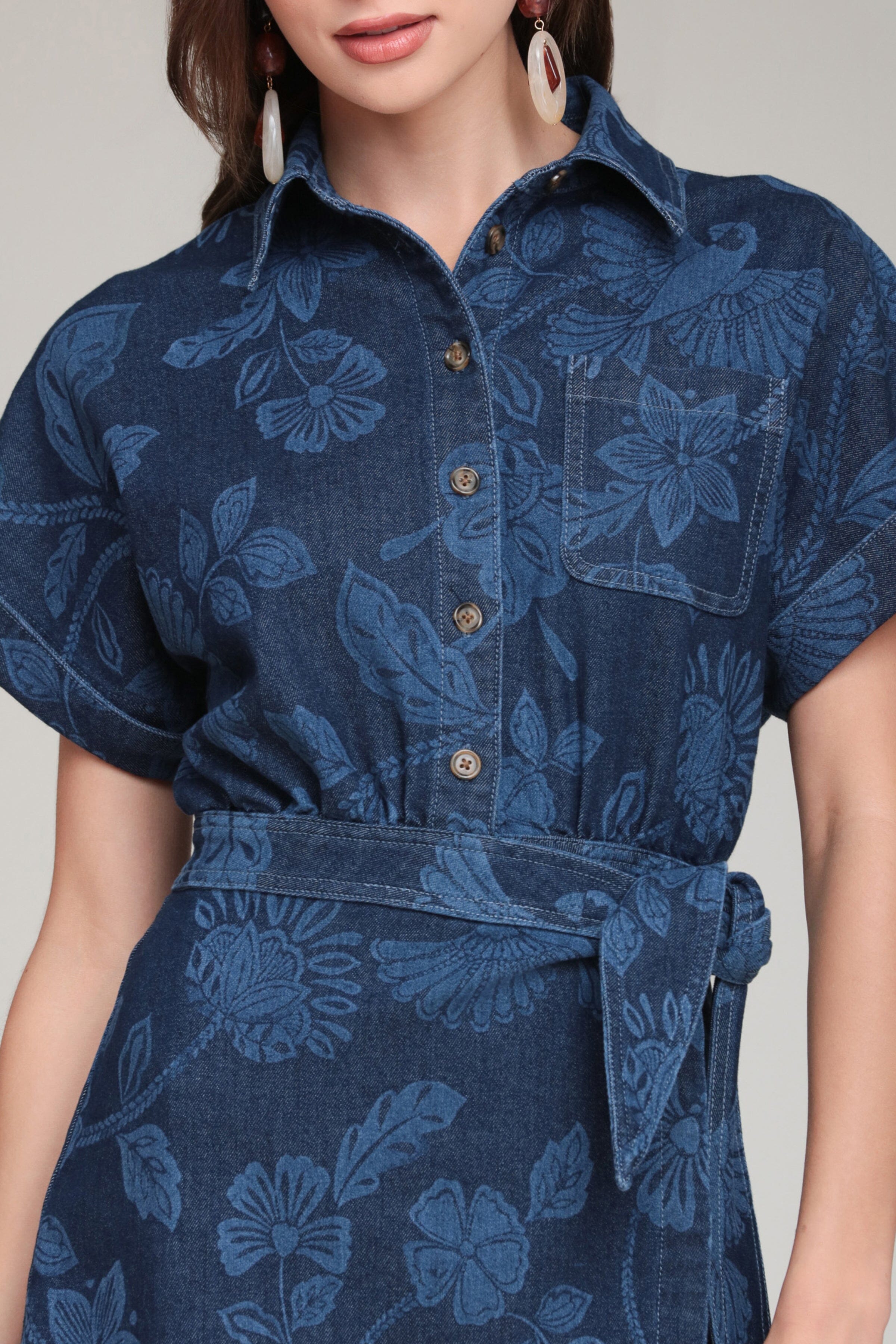 Denim print dress in cotton blend with a point collar and short sleeves - Shop denim mini dresses by Avec Les Filles