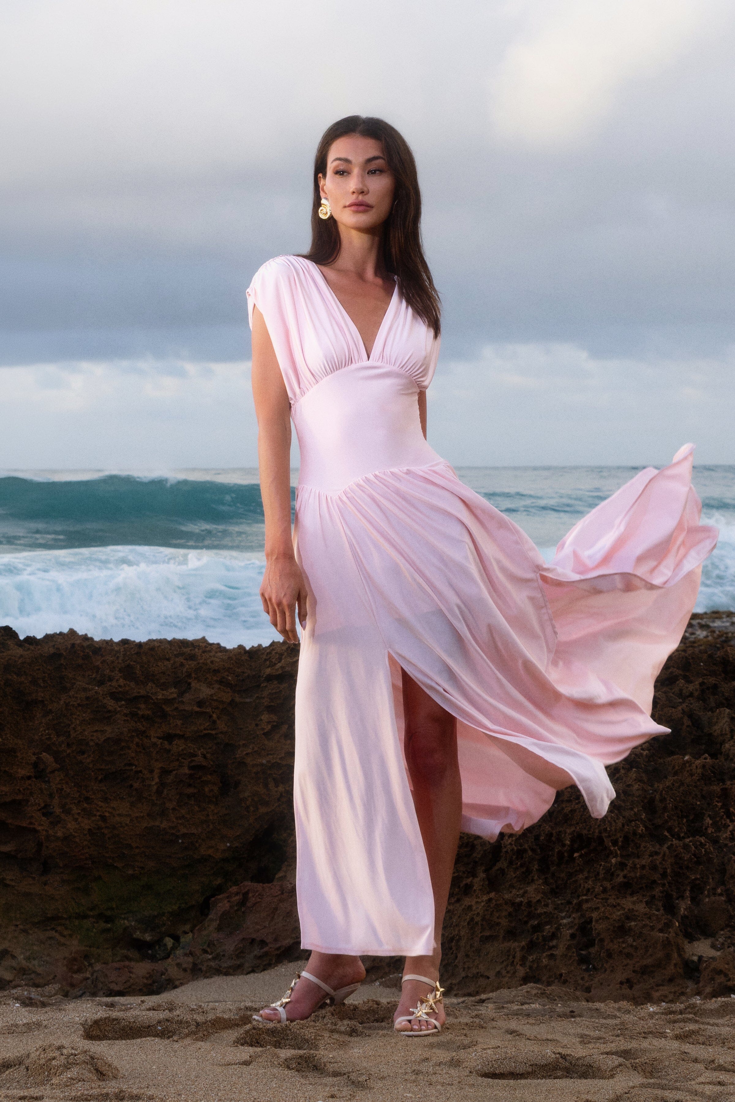 Blush pink maxi dress in cotton blend with a deep V-neckline and cap sleeves - Shop cute maxi dresses by Avec Les Filles