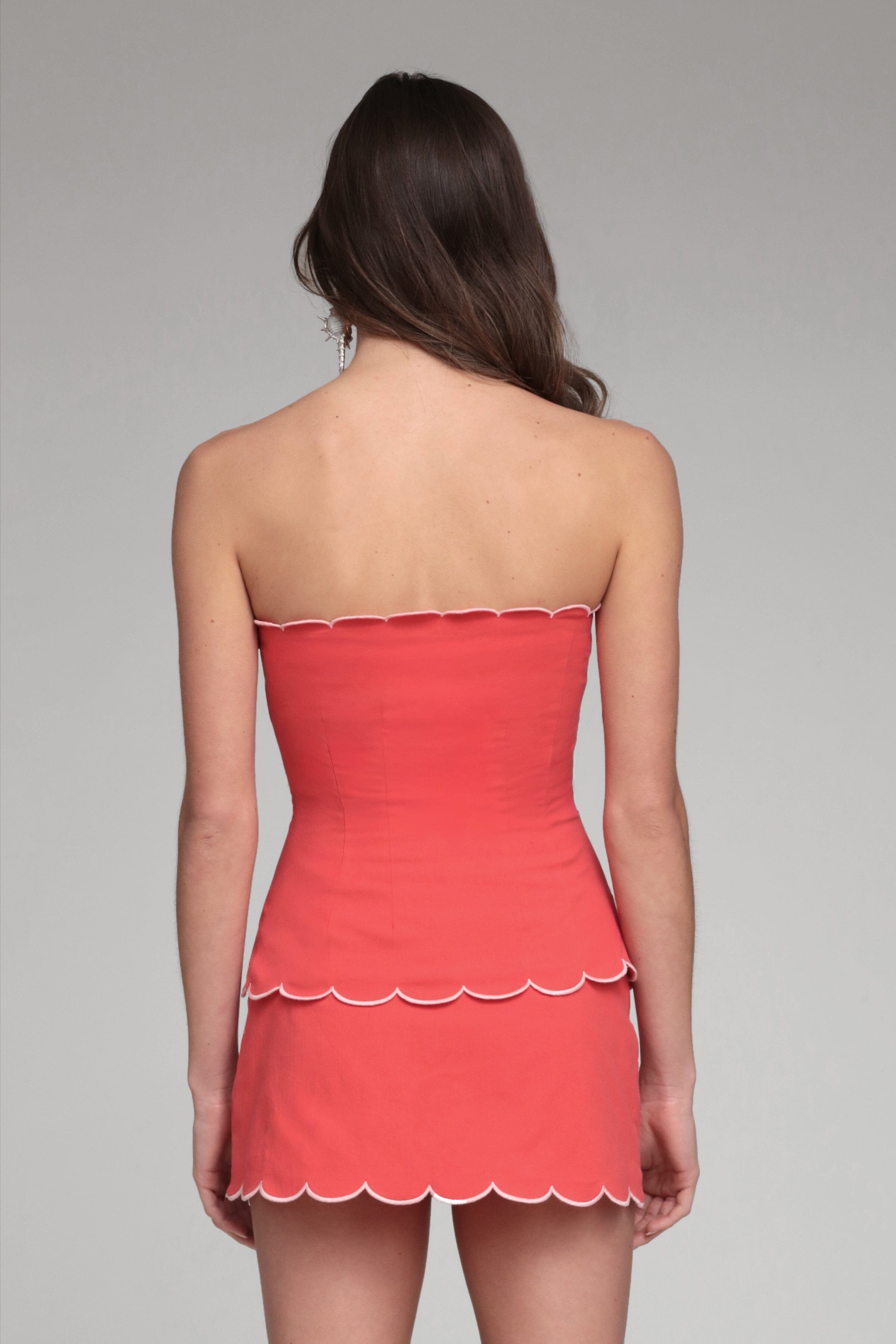 scalloped convertible red strapless top in cotton blend with removable adjustable straps by Avec Les Filles