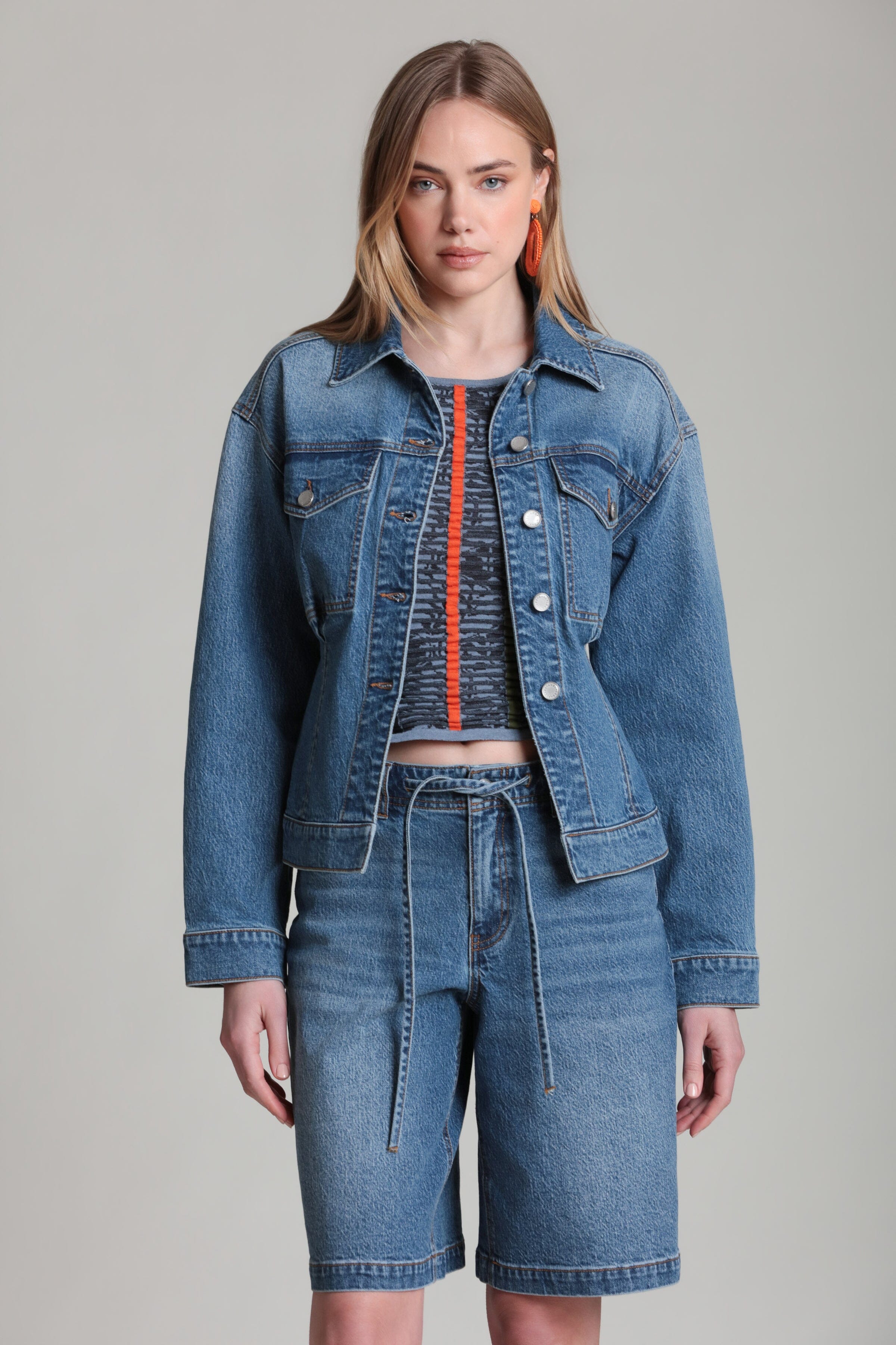 Trucker blue denim belted jacket in cotton blend with button-front - Shop designer women's denim jackets by Avec Les Filles