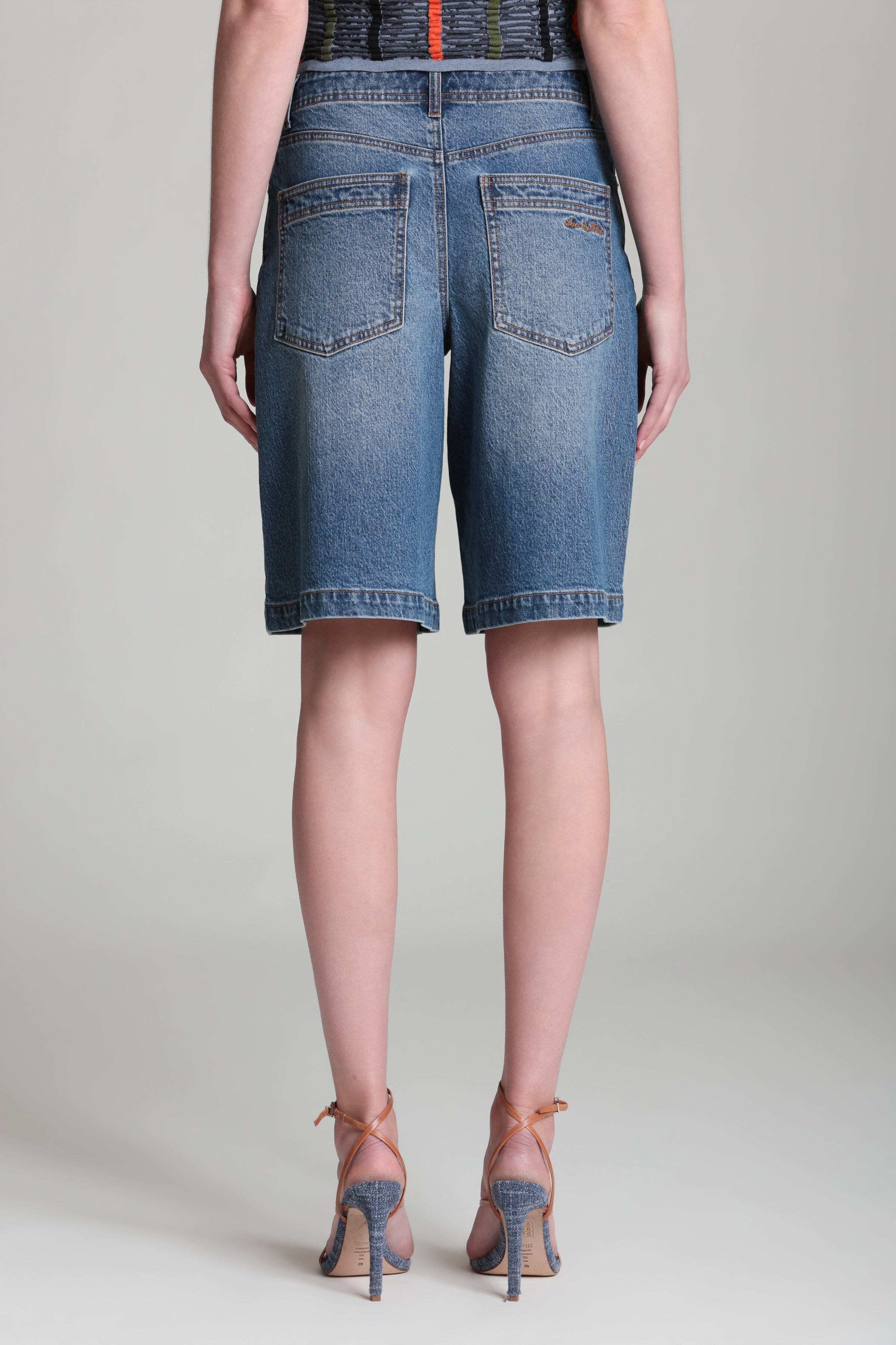 Mid-Rise blue denim drawstring shorts in cotton blend with wide-leg - Shop women denim bermuda shorts by Avec Les Filles.