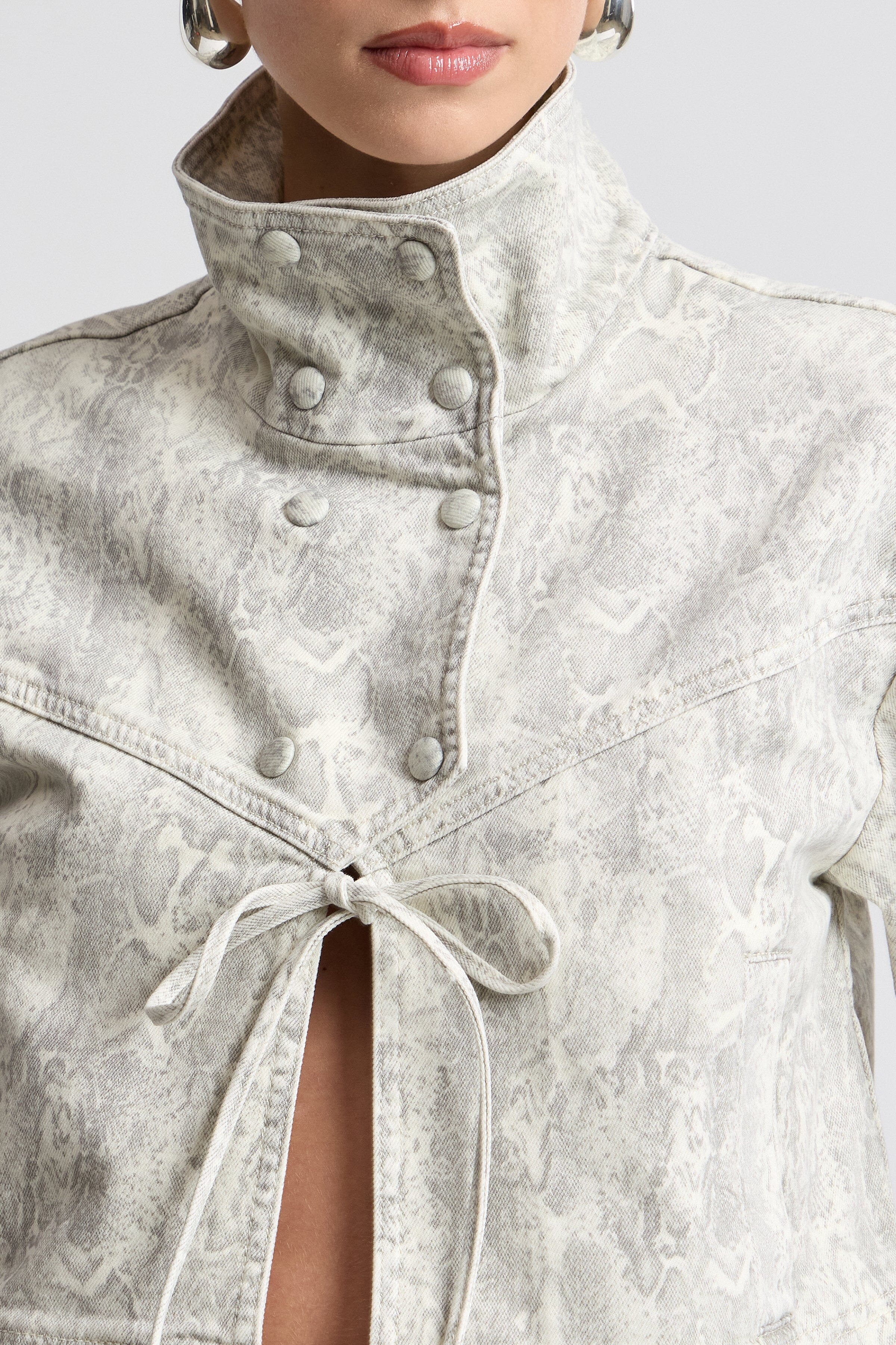 Snake-print cropped jacket short sleevewith front tie. Shop women's cute jackets by Avec Les Filles