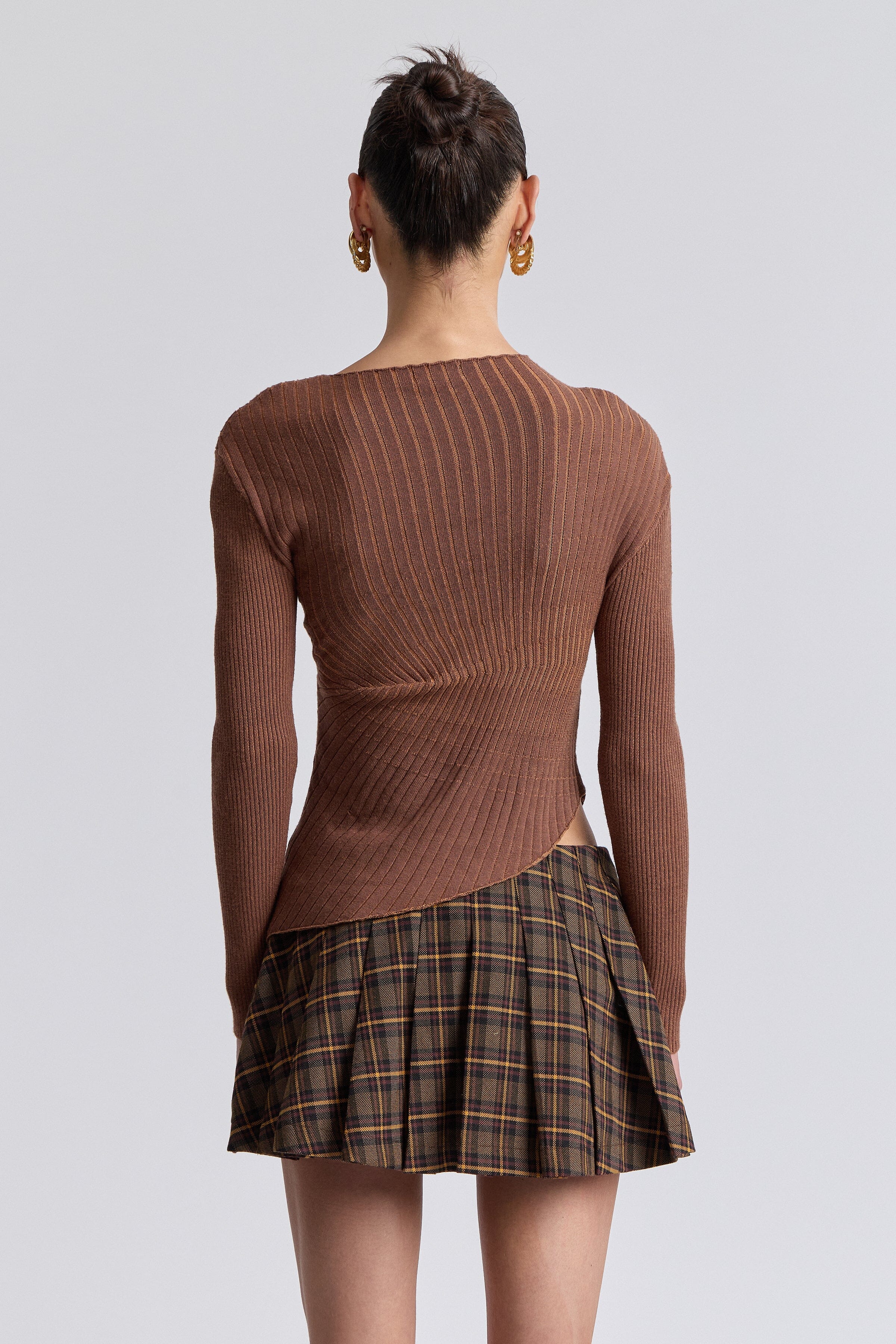 Two-tone knit, ribbed, long-sleeve brown knit sweater. Shop cute ribbed-knit sweaters for women from Avec Les Filles.
