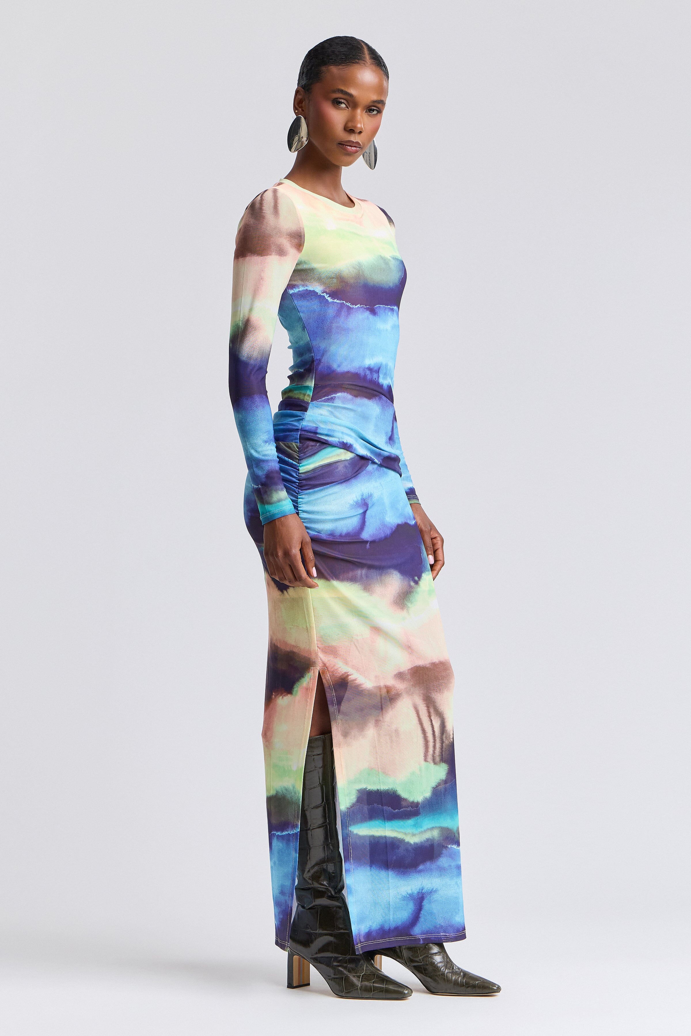 Maxi colorful mesh print dress with crew neck and long sleeves - Shop women's cute maxi dresses by Avec Les Filles.