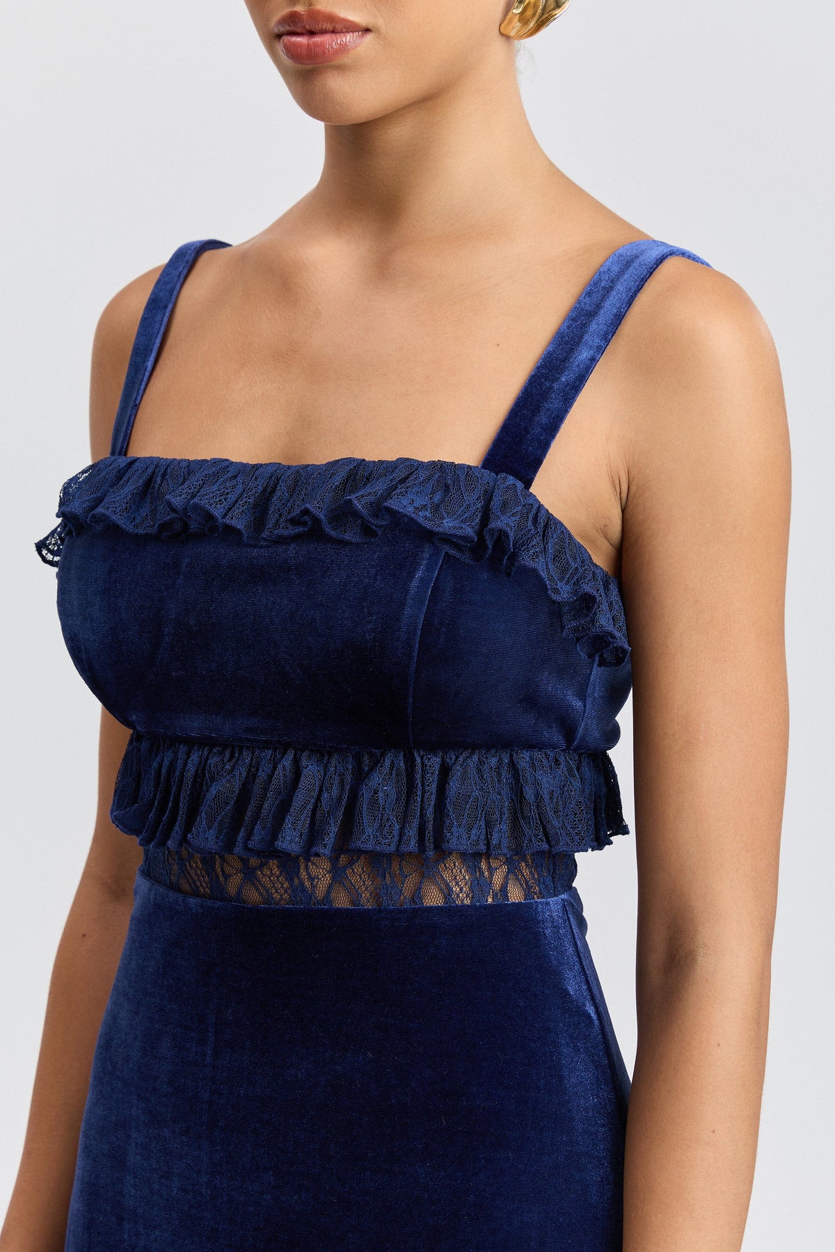 Stretch velvet navy ruffled maxi dress with a square neck and wide straps. Shop cute maxi dresses by Avec Les Filles.