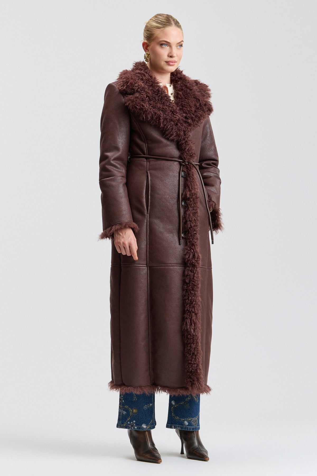 Brown coat women with an oversized collar and a belt. Shop designer long brown coats by Avec Les Filles.