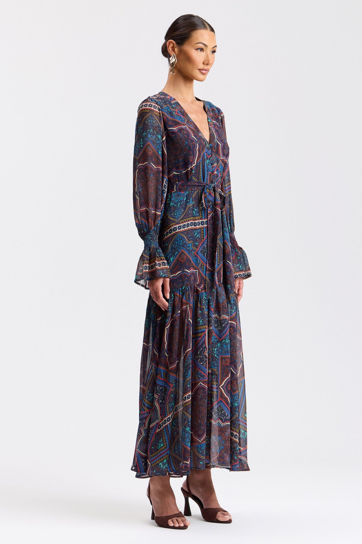 Printed Crinkle Chiffon Lace-Up Deep-V Maxi Dress Dresses Avec Les Filles