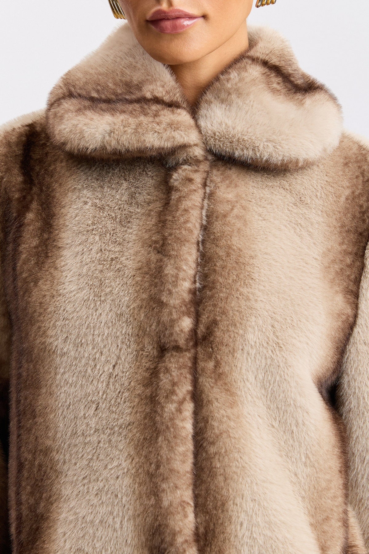 Fake fur coat brown with a centre-front and high collar - Shop designer women's coats & jackets by Avec Les Filles.