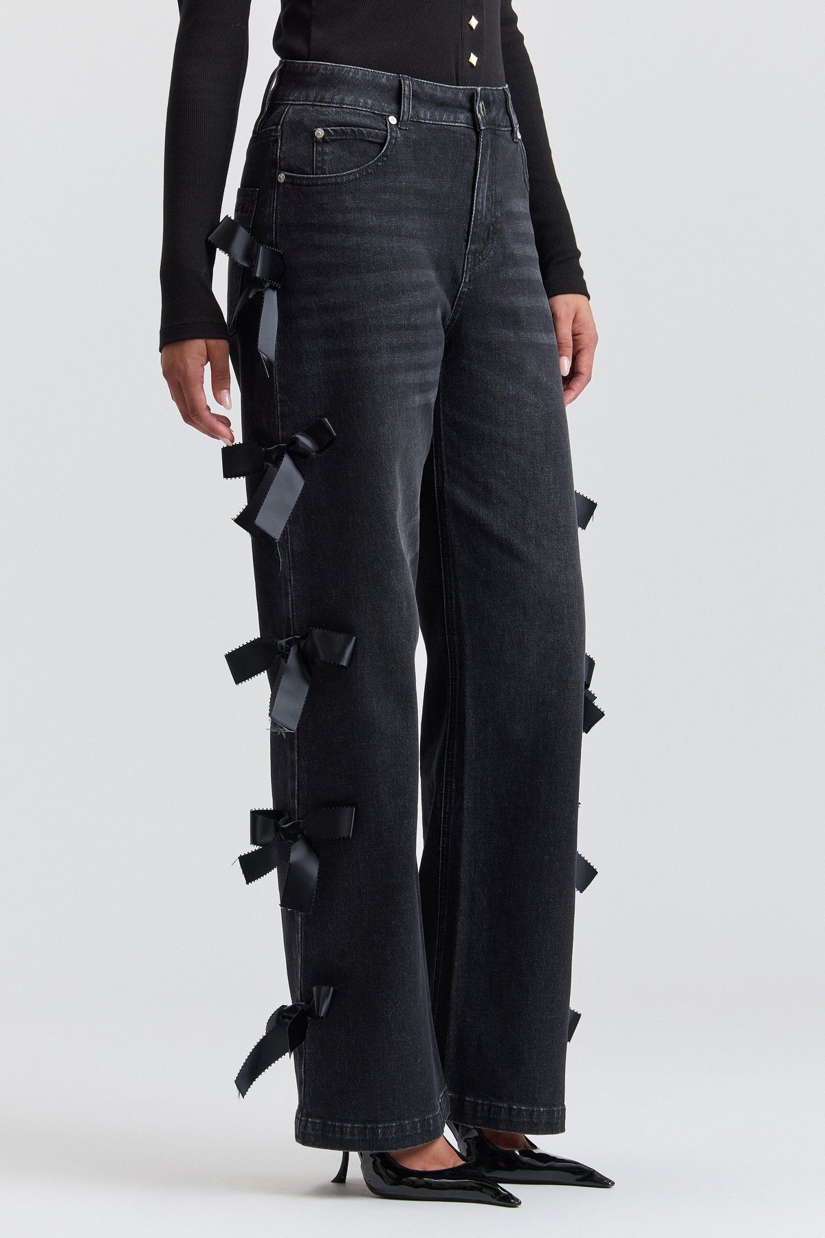 High-Rise Bow-Trim Wide-Leg Jeans - Friesian Wash Pants Avec Les Filles