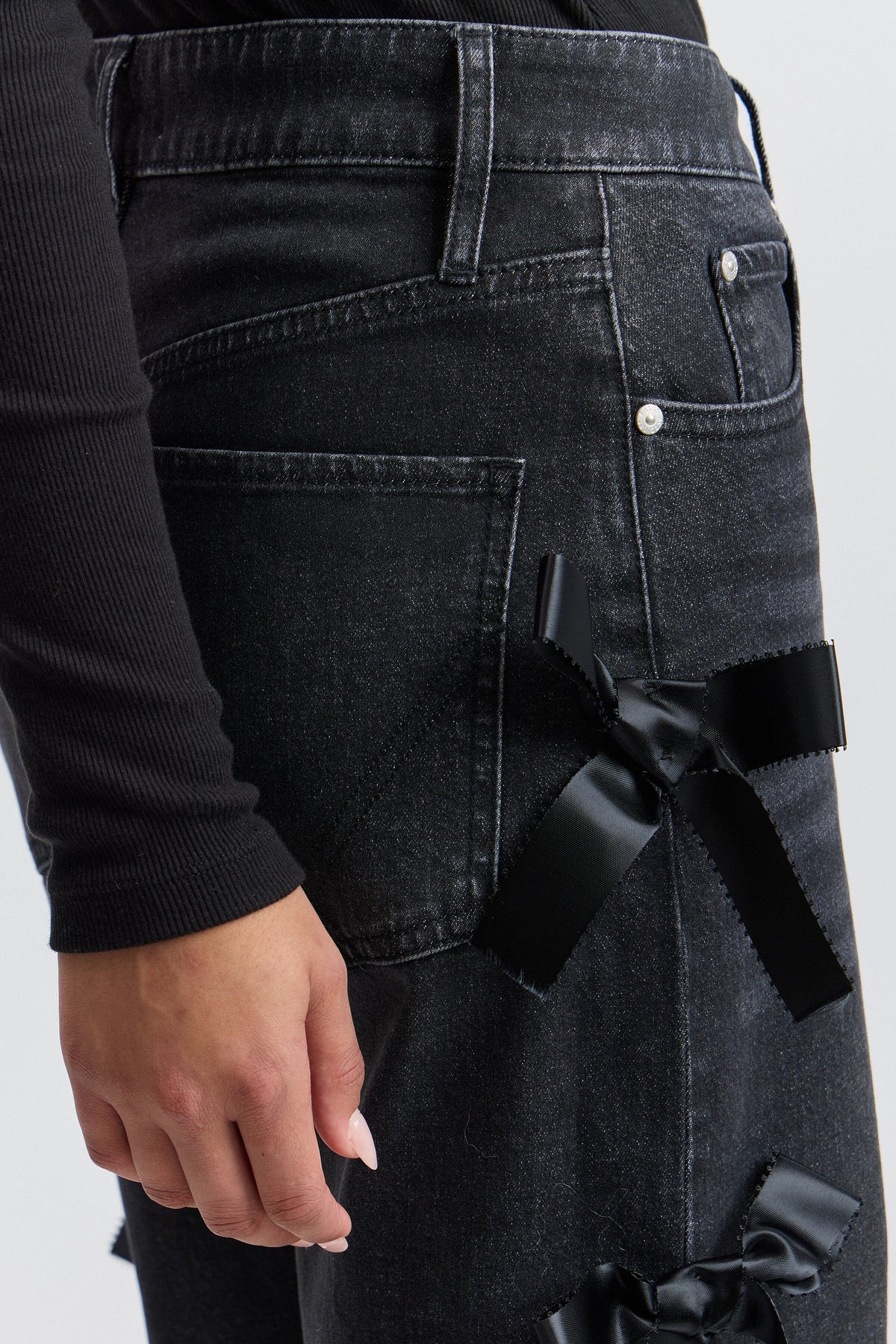 High-Rise Bow-Trim Wide-Leg Jeans - Friesian Wash Pants Avec Les Filles