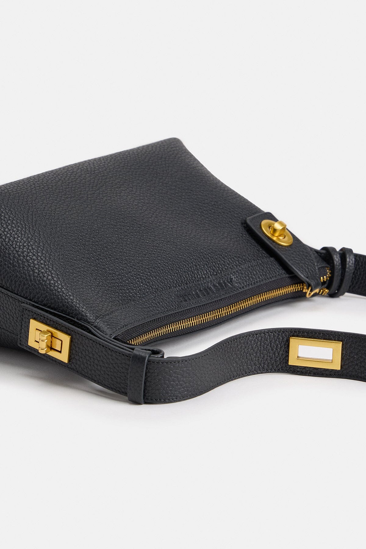 Black leather shoulder bag in 100% genuine leather - Shop designer leather bags by Avec Les Filles.