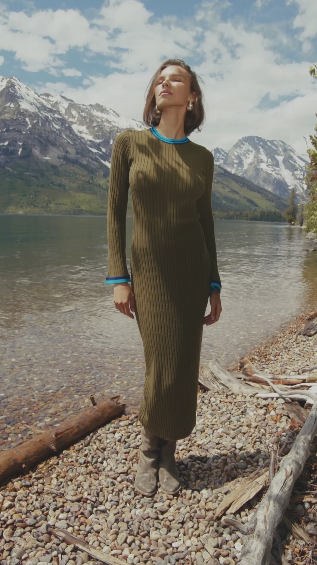 Contrast trim green maxi sweater dress with crew neckline and long flared sleeves - Cute women's maxi dresses by Avec Les Filles